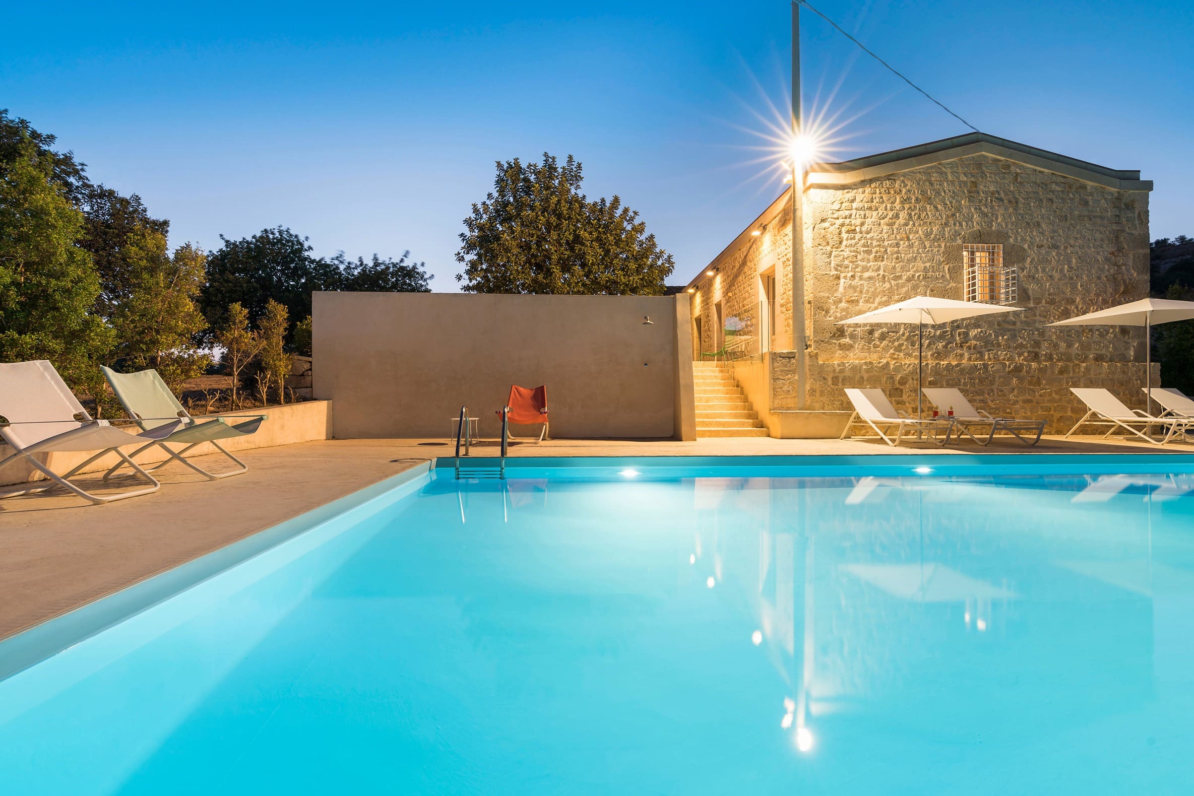 Casa Carrubbo Ragusa: Opulent 4-Bedroom Apartment with Pool and Sea Views, Ragusa