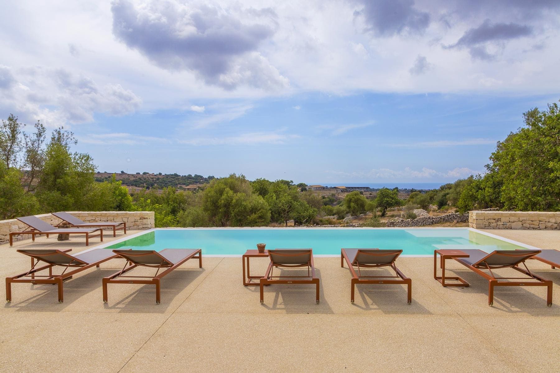 Casa Carrubo Ragusa: Luxury 4-Bedroom Apartment with Private Pool, Ragusa, Sicily