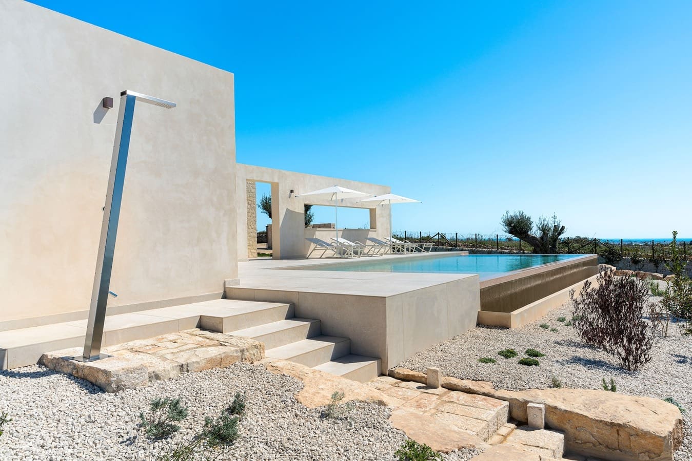 Casa Carrubo Rosolini: Elegant 2-Bedroom Apartment with Infinity Pool and Sea Views, Val di Noto