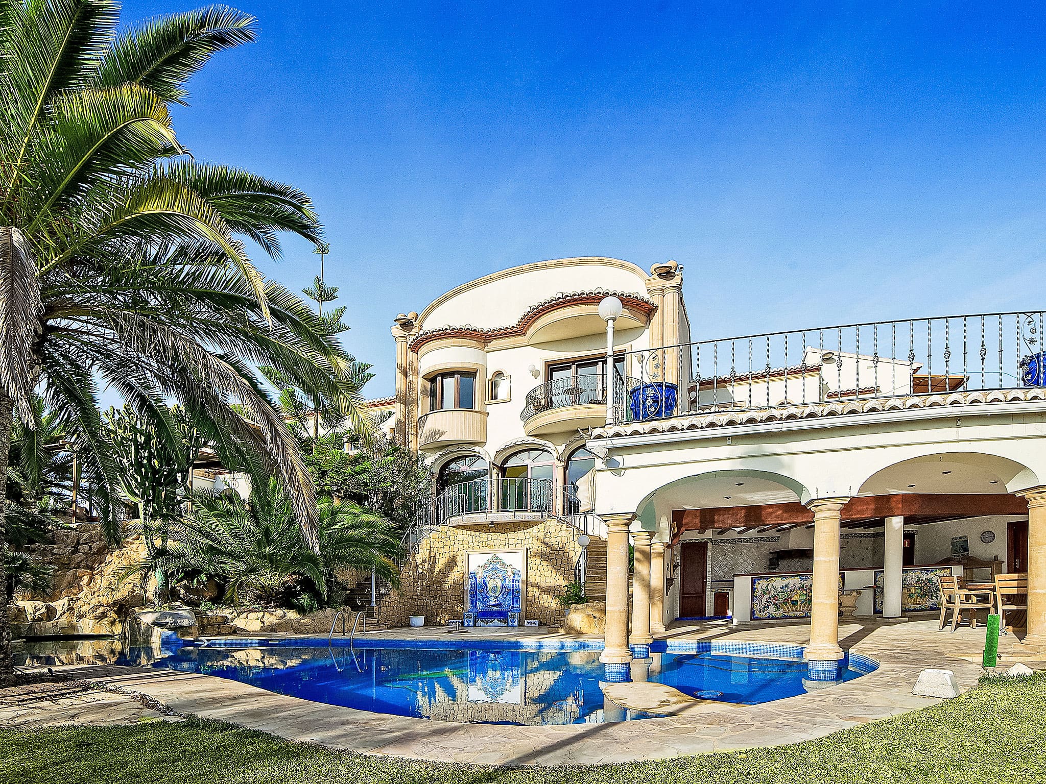 Casa Castellans Jávea: Magnificent Five Bedroom Villa with Two Swimming Pools Sea Views and Sauna for Ten Guests