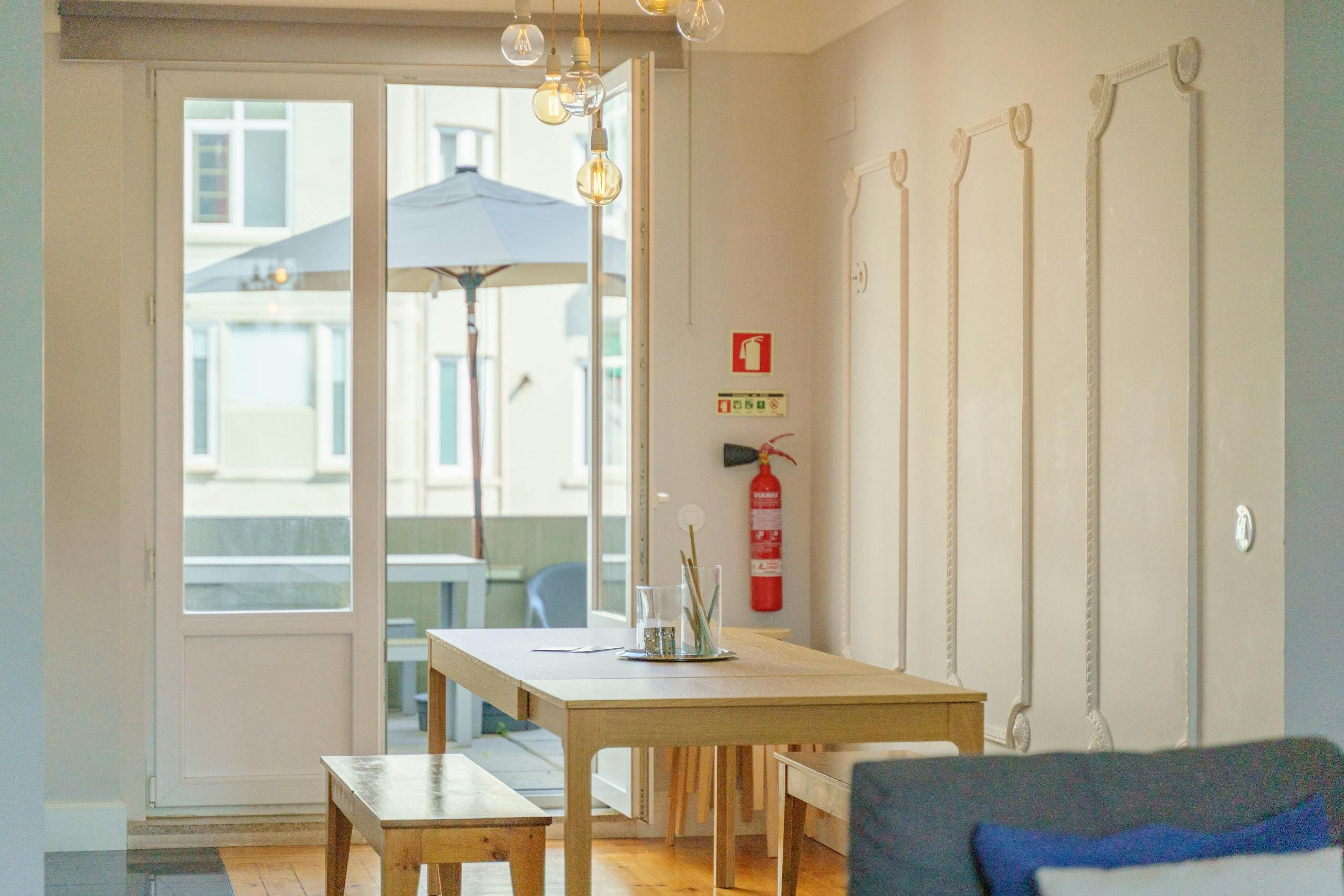 Casa Cedofeita Bolhão: Spacious 4-Bedroom Apartment with Terrace, Porto