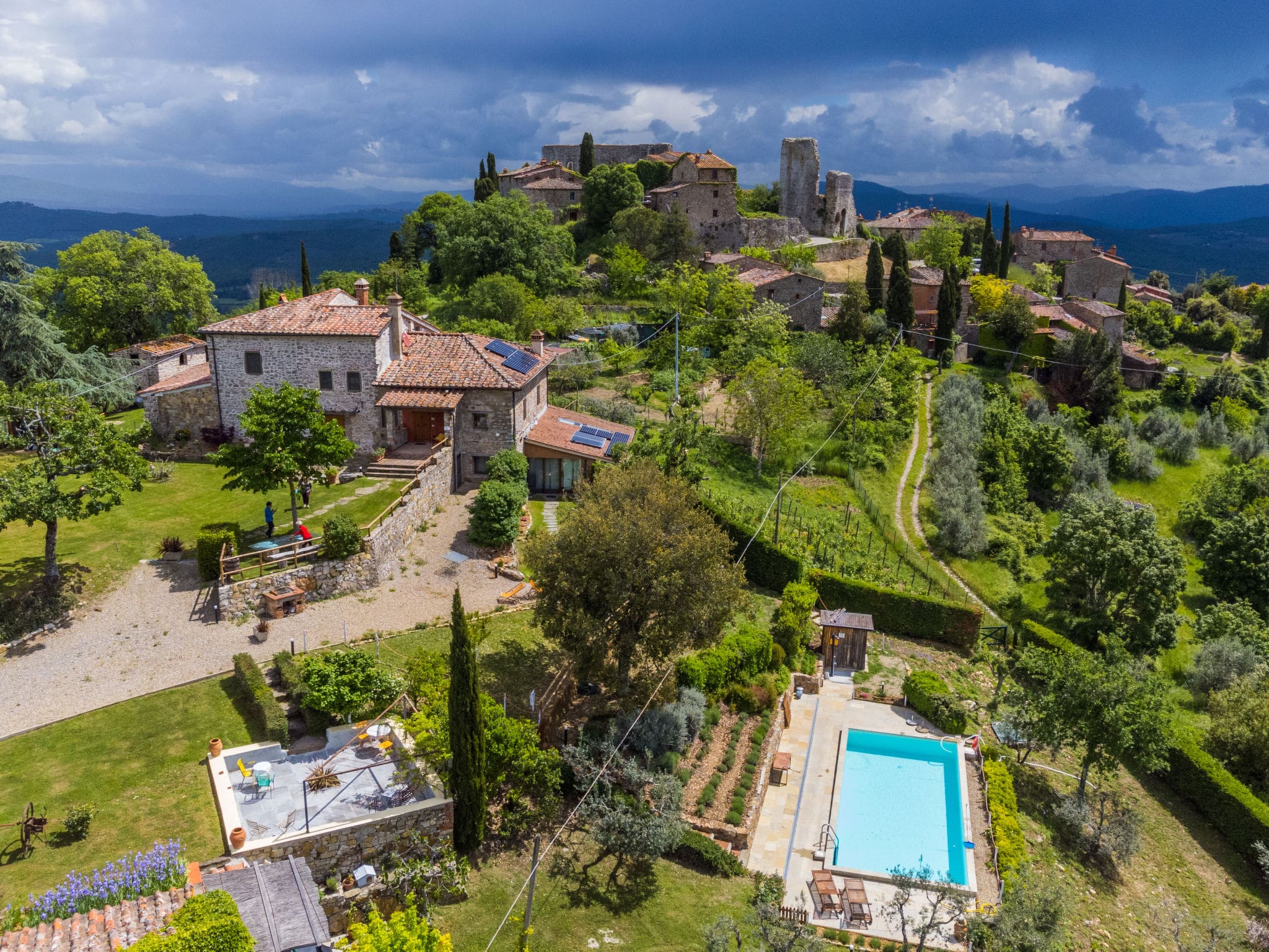 Casa Cennina Ambra: Stunning 4-Bedroom Tuscan Farmhouse with Private Pool and Panoramic Countryside Views Near Siena