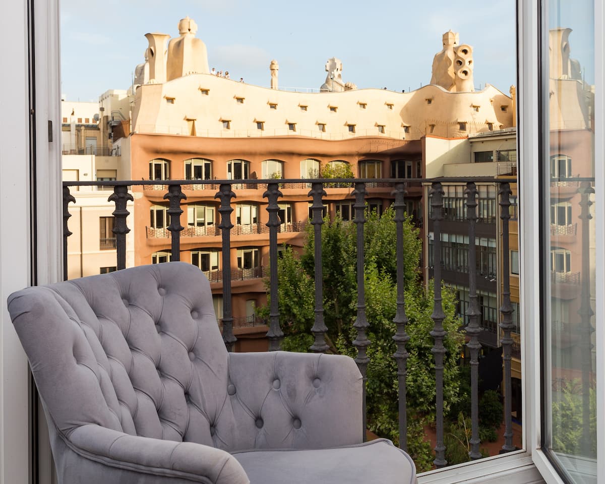 Casa Cerdà Eixample: Spacious 6-Bedroom Apartment with Seaview, Eixample, Barcelona