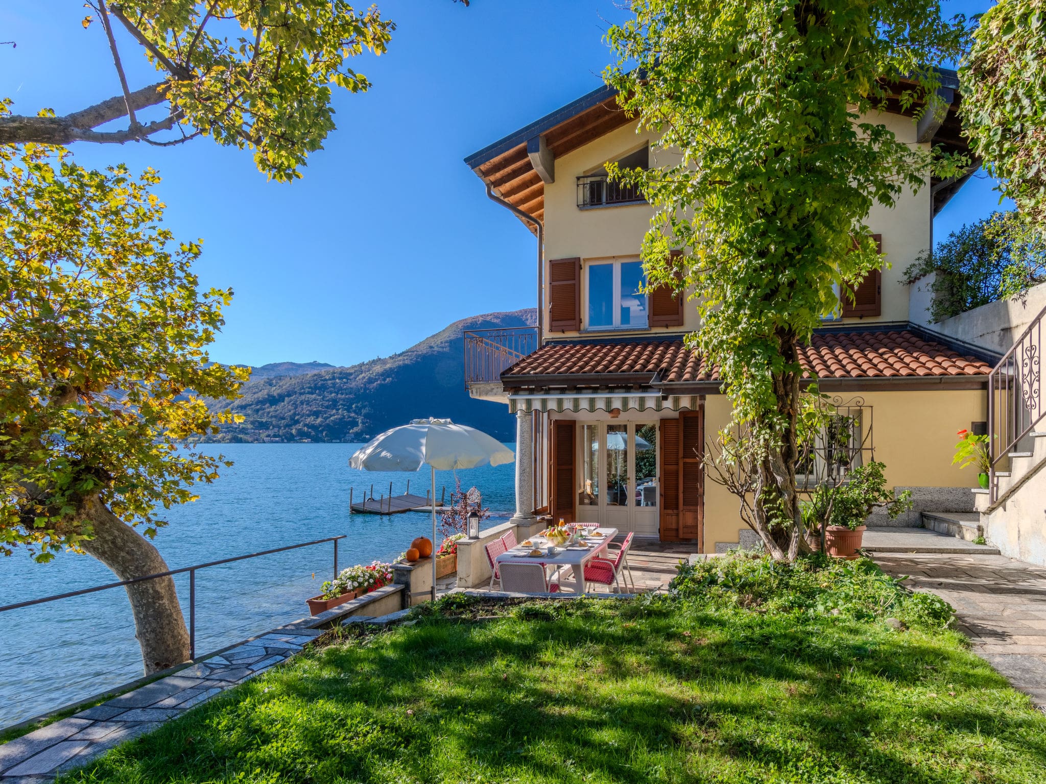 Casa Ceresio Porlezza: Spacious 3-Bedroom Mountain Villa with Lake Access and Private Beach in Italian Lakes