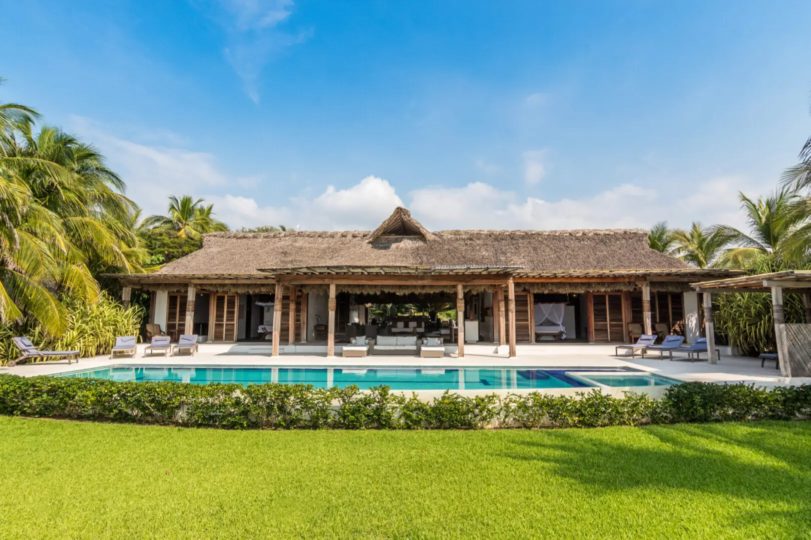 Casa Chapulín Oaxaca: Luxury 6-Bedroom Villa with Beachfront Access, Oaxaca