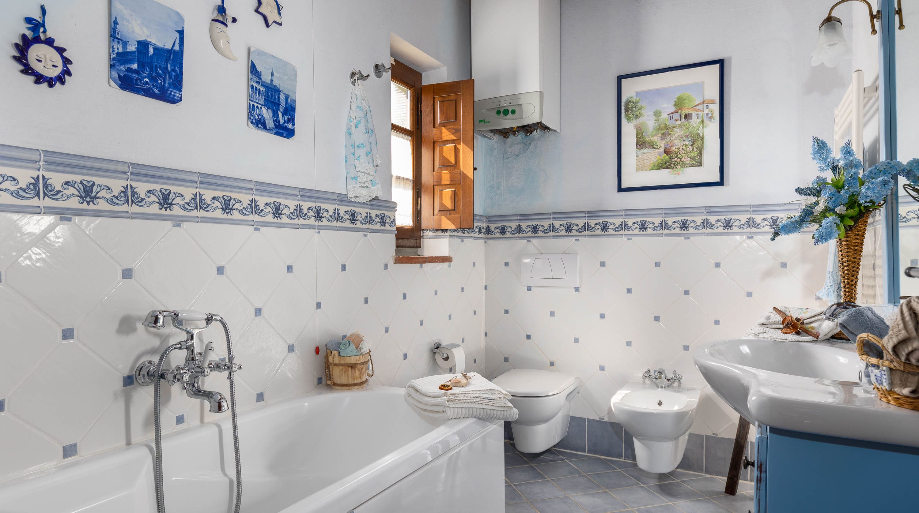 Casa Cipresso Cortona: Luxury 3-Bedroom Apartment with Infinity Pool, Tuscany