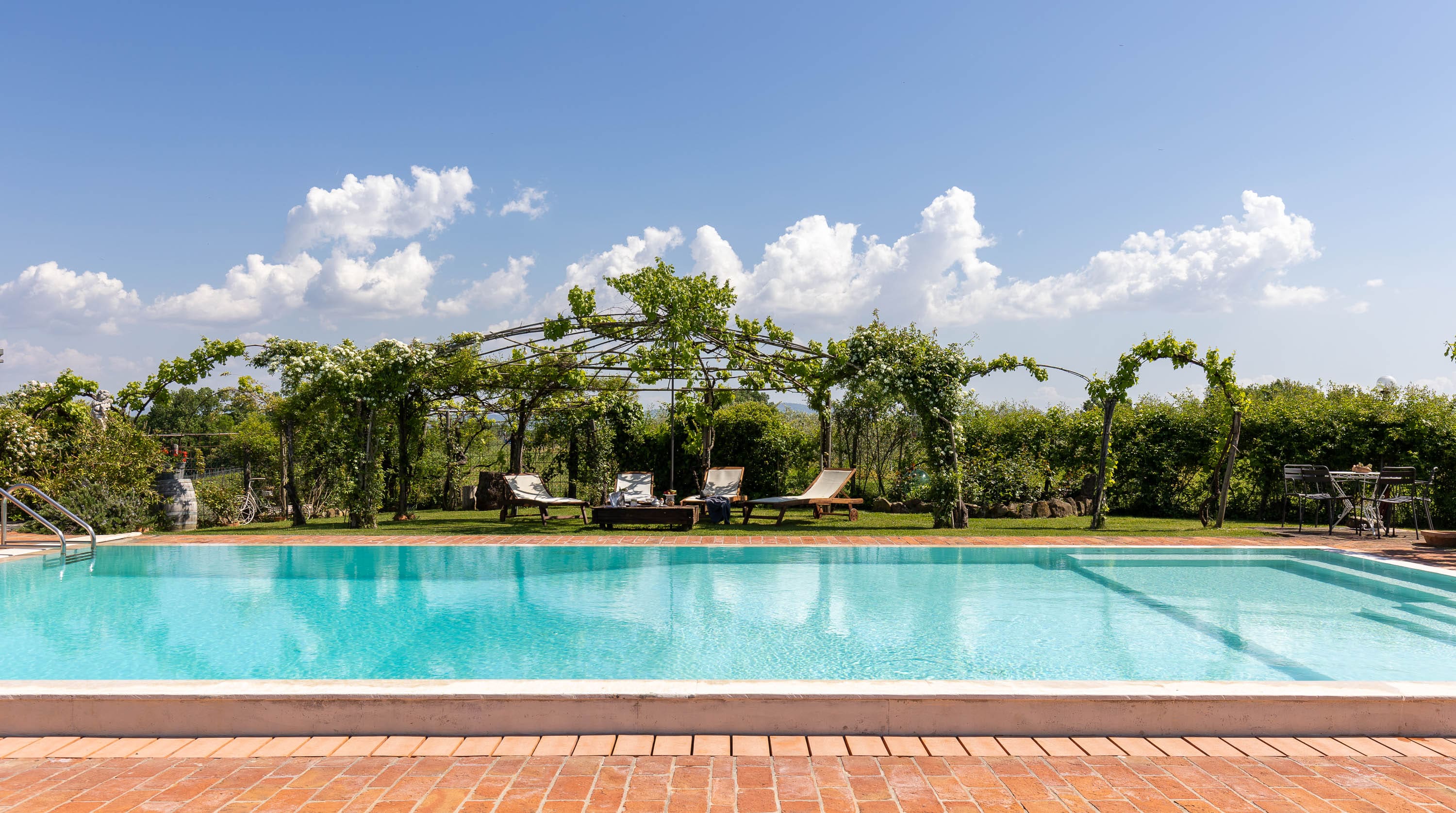 Casa Cipresso Cortona: Luxury 3-Bedroom Apartment with Infinity Pool, Tuscany