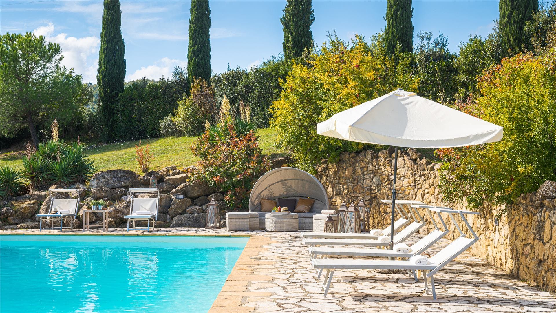 Casa Cipresso Livorno: Spacious 4-Bedroom Apartment with Pool, Livorno, Tuscany