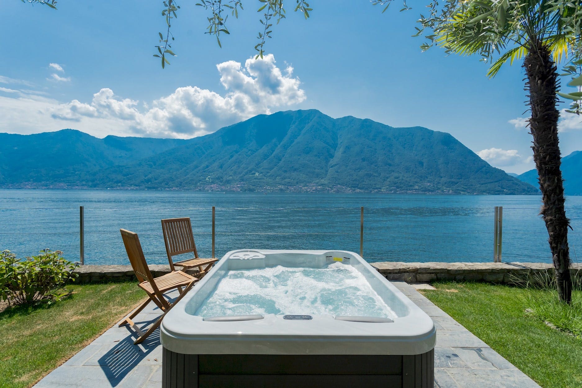 Casa Comacina Ossuccio: Luxury 3-Bedroom Apartment with Hot Tub, Lake Como