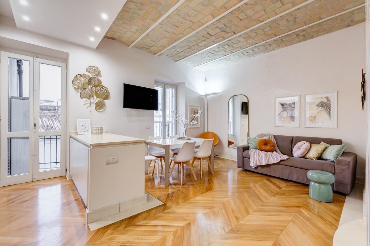 Casa degli Scalini: Elegant 2-Bedroom Apartment Rental Rome Spagna Near Spanish Steps