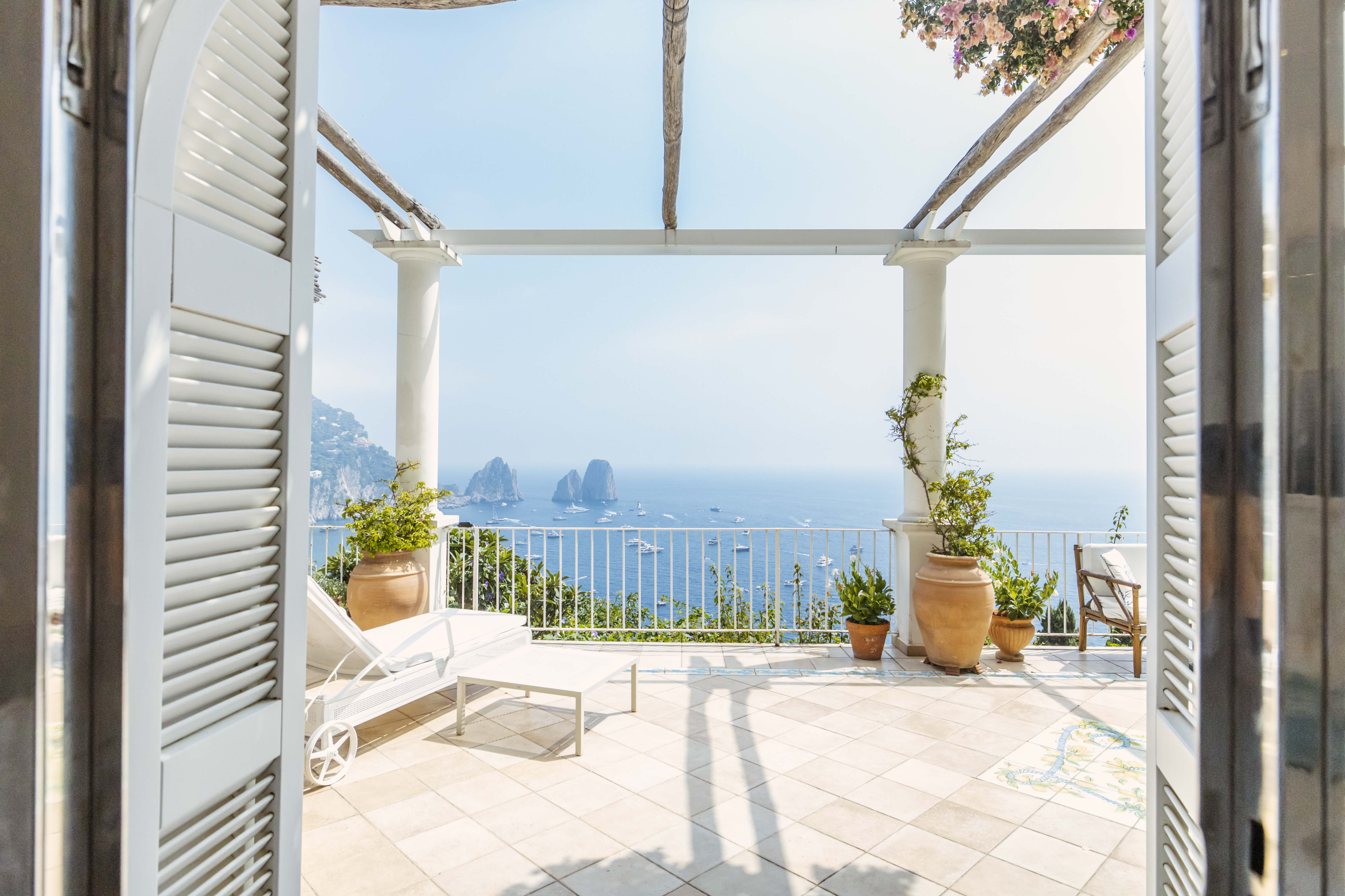 Casa del Golfo: Elegant 2-Bedroom Luxury Villa Rental with Sea Views, Capri