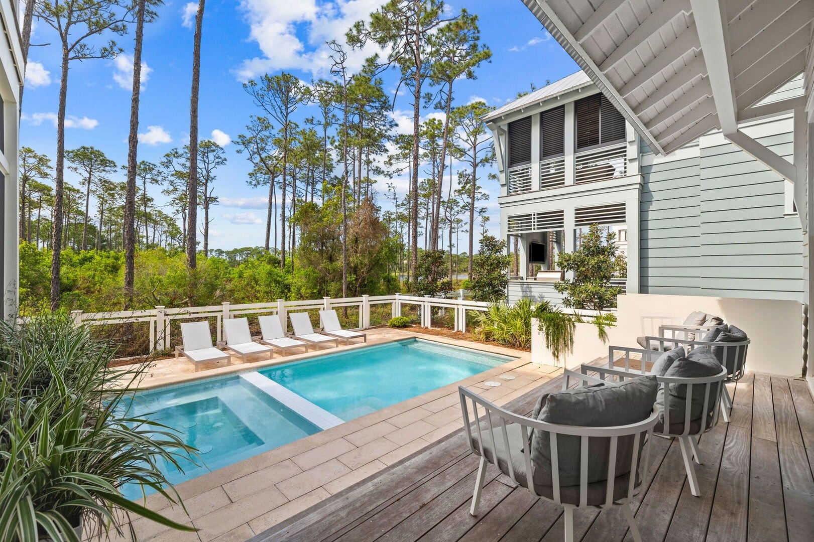 Casa del Lago Florida 2: Luxury 6-Bedroom House with Pool and Tennis Court, Walton County