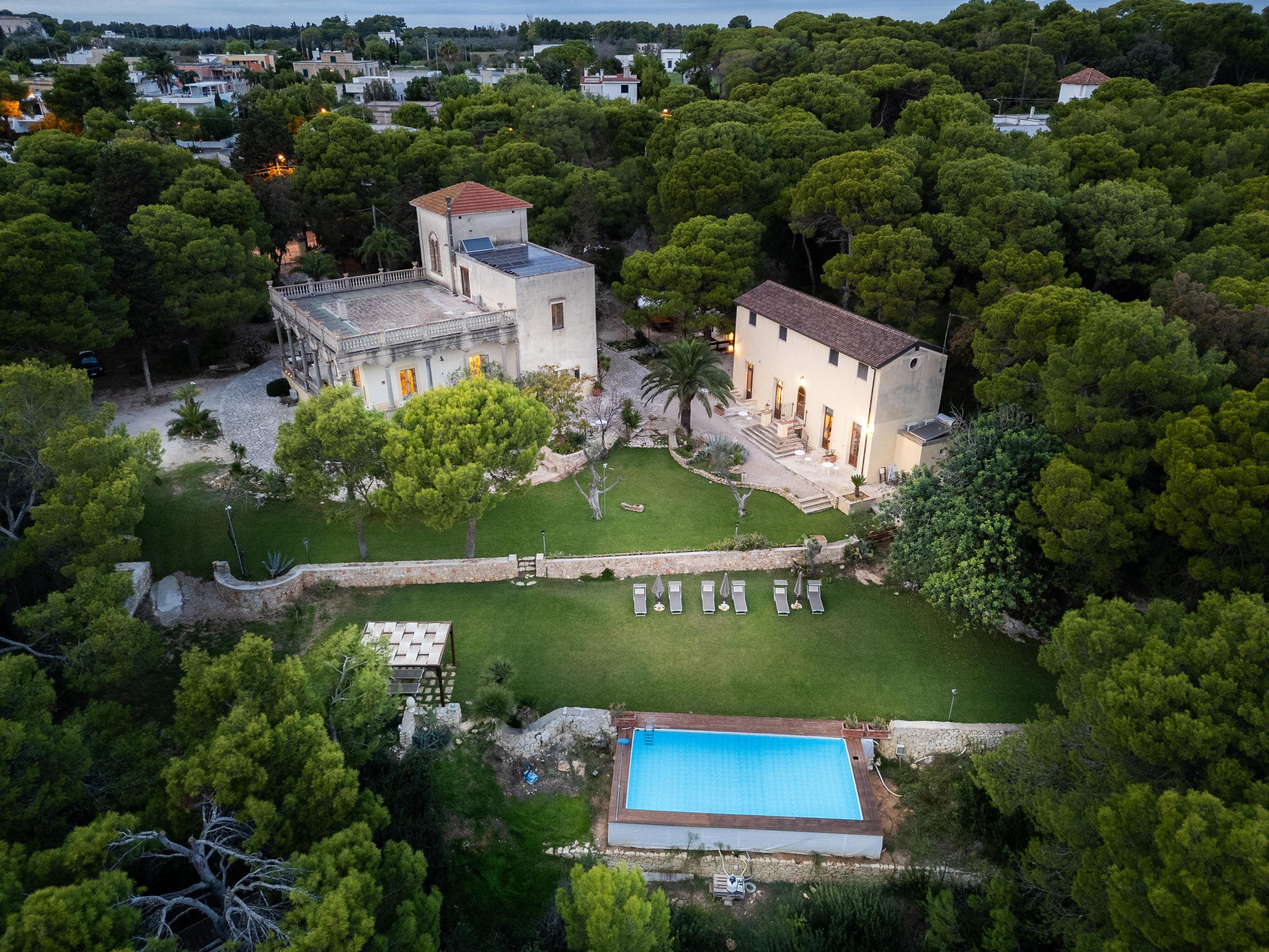 Casa del Mare Lecce: Elegant 9-Bedroom Apartment with Swimming Pool, Lecce