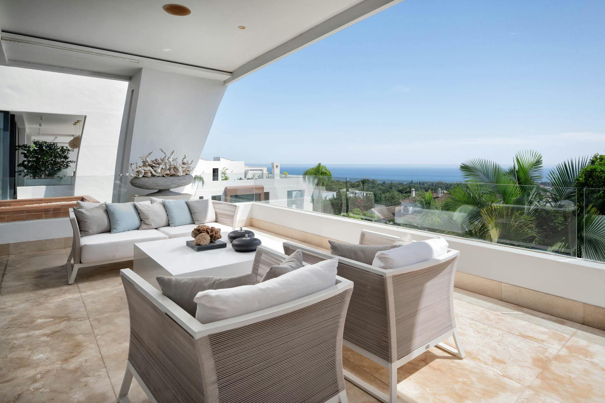 Casa del Mediterráneo: Stunning 3-Bedroom Luxury Penthouse Marbella with Panoramic Sea Views