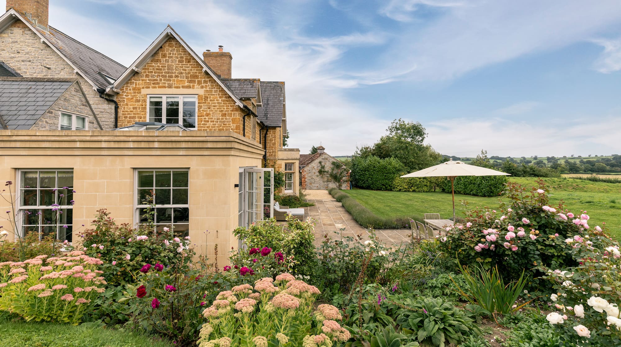 Casa della Collina: Magnificent 6-Bedroom House with Swimming Pool in Somerset