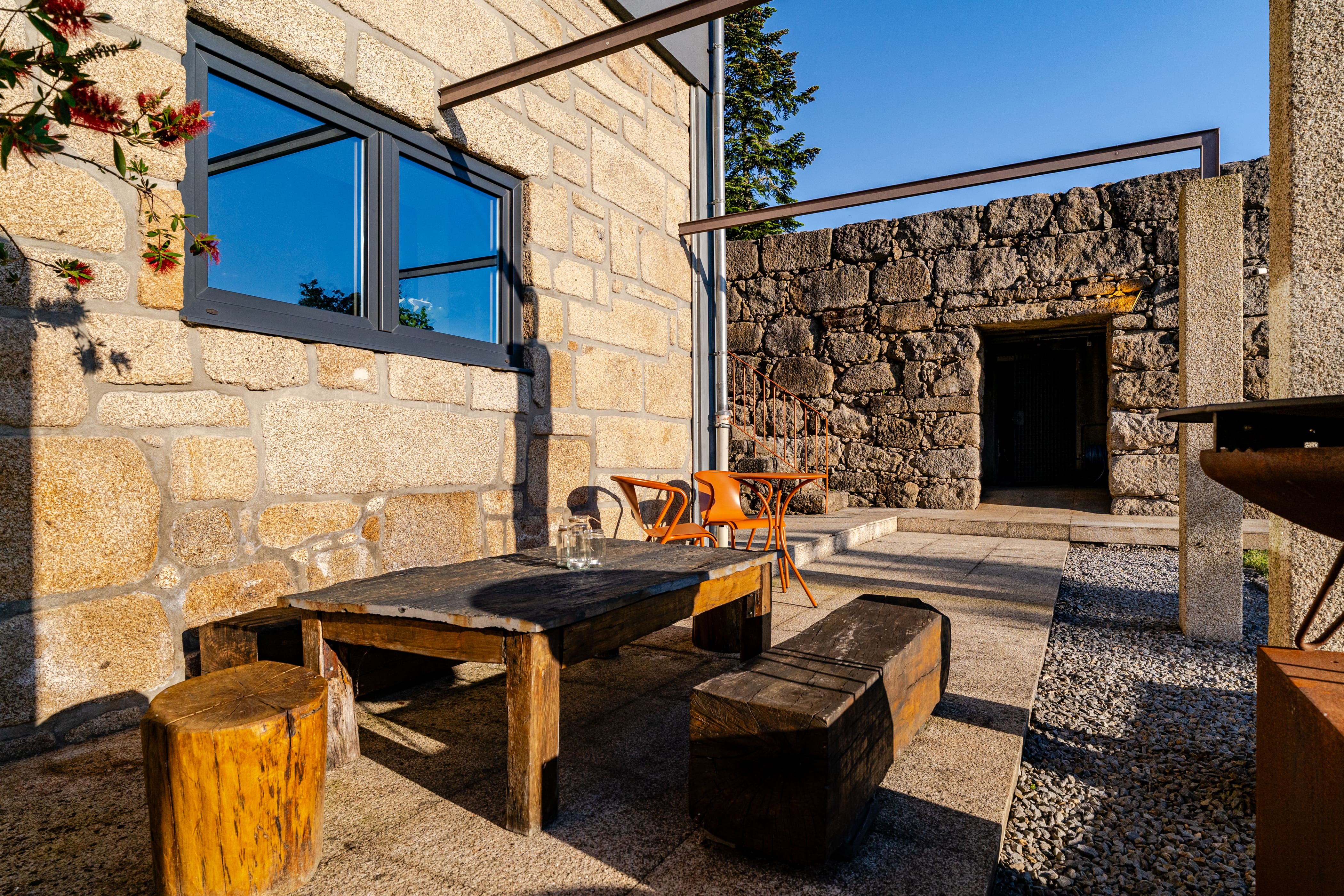 Casa dos Carvalhos: Luxury 9-Bedroom Cottage Rental Douro Portugal with Pool and Sauna