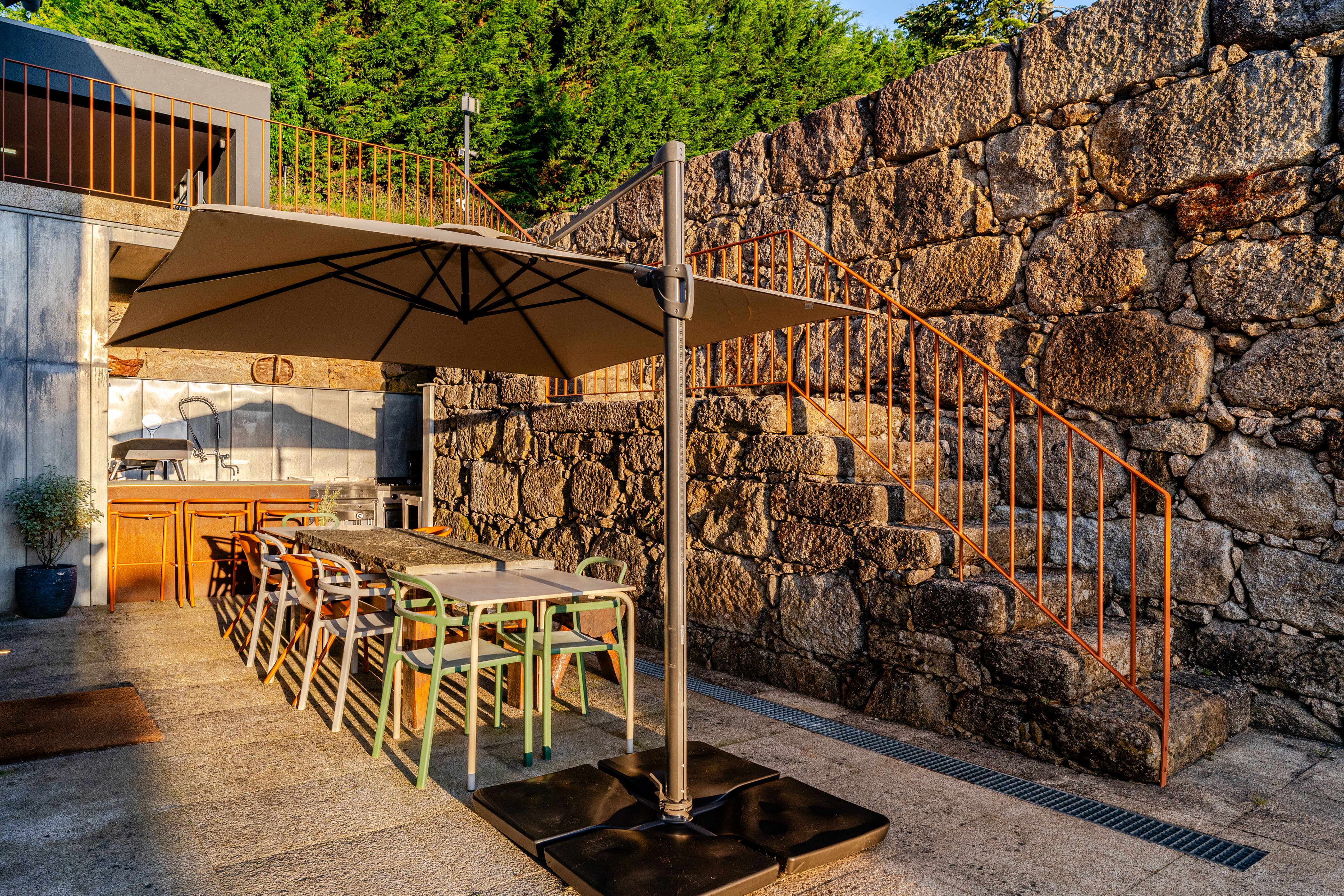 Casa dos Carvalhos: Luxury 9-Bedroom Cottage Rental Douro Portugal with Pool and Sauna