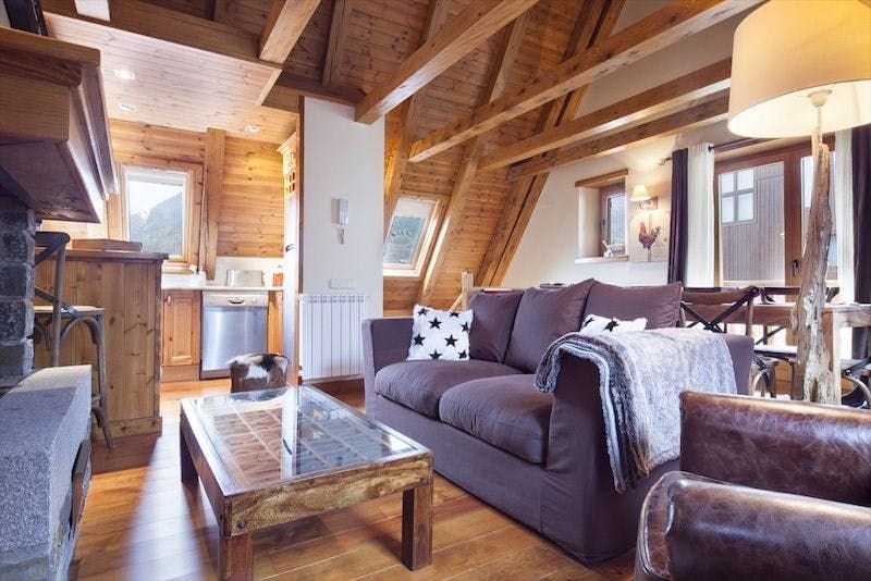 Casa Era Vielha: Charming 3-Bedroom Ski Chalet Apartment, Val d’Aran