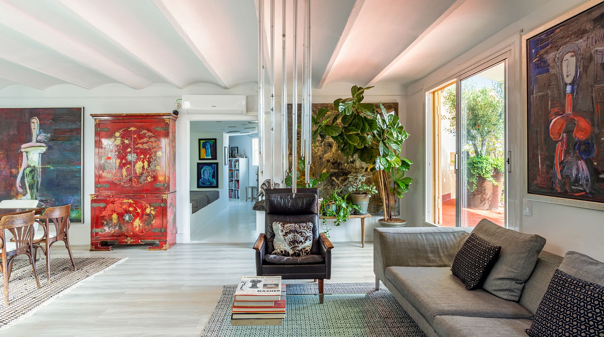 Casa Escletxa Eixample: Contemporary 2-Bedroom Apartment with Sea Views in Eixample Barcelona