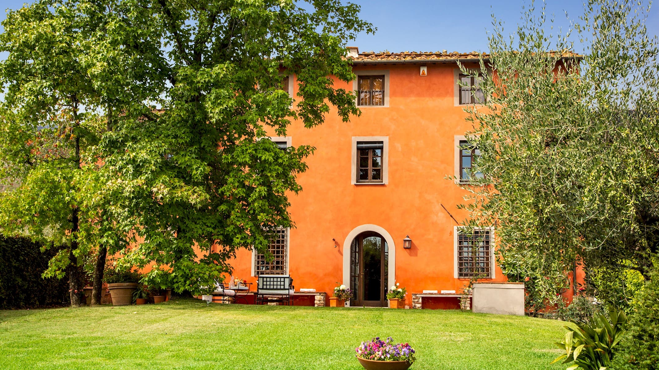 Casa Falchetto Lucca: Luxury 4-Bedroom Apartment with Saltwater Pool, Lucca