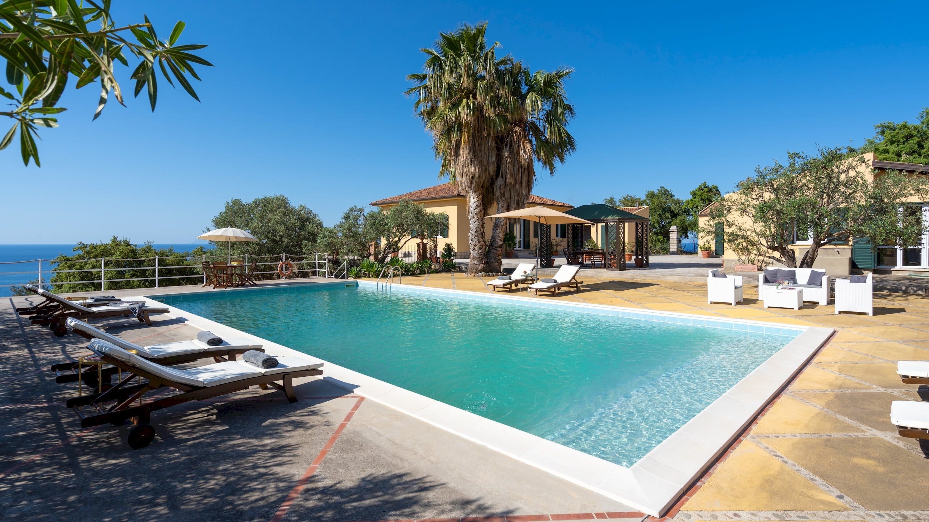 Casa Ficodindia Taormina: Luxury 6-Bedroom Apartment with Seaview and Pool, Sicily East