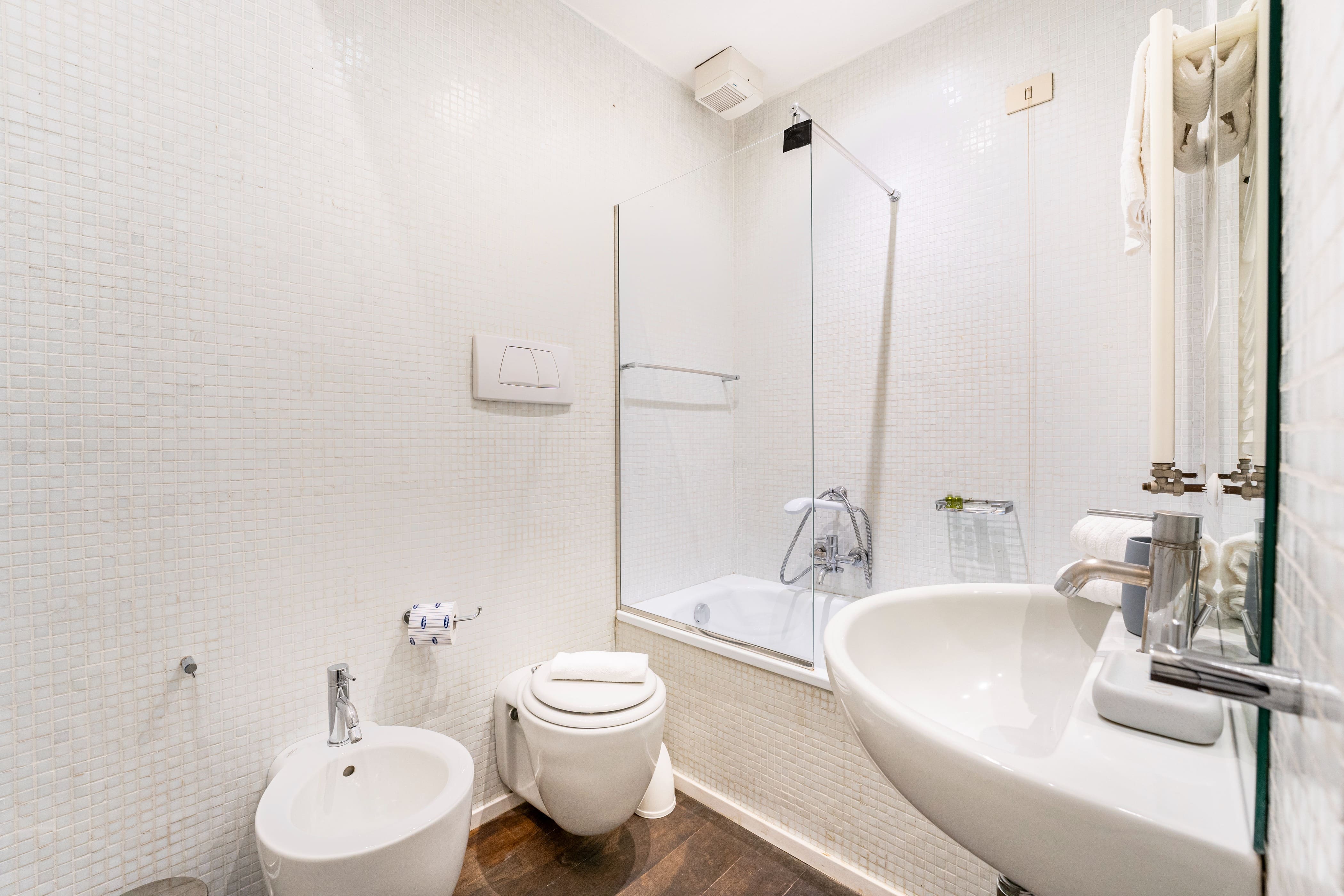 Casa Fiora Campo de’ Fiori Campo de’ Fiori 2: Charming 2-Bedroom Apartment Rental with Air Conditioning in Campo de’ Fiori, Rome