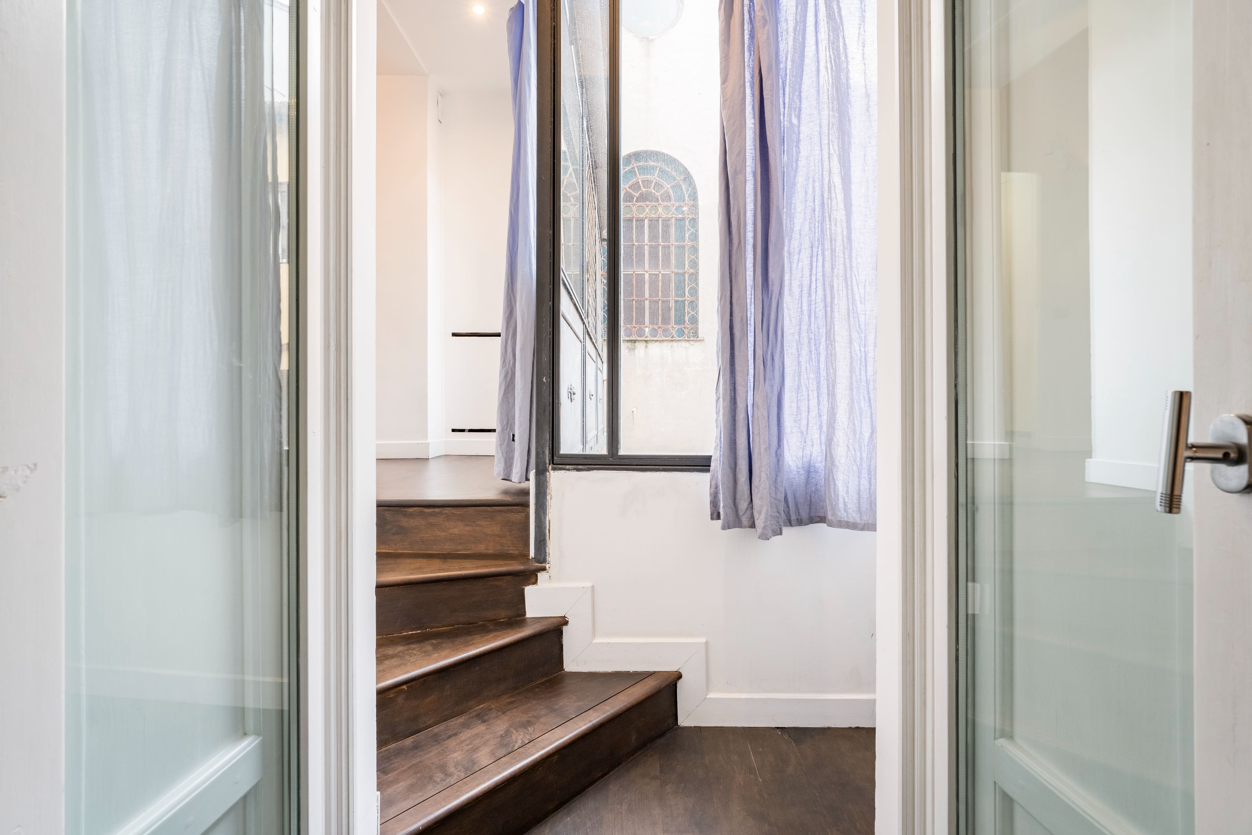 Casa Fiora Campo de’ Fiori Campo de’ Fiori 2: Charming 2-Bedroom Apartment Rental with Air Conditioning in Campo de’ Fiori, Rome