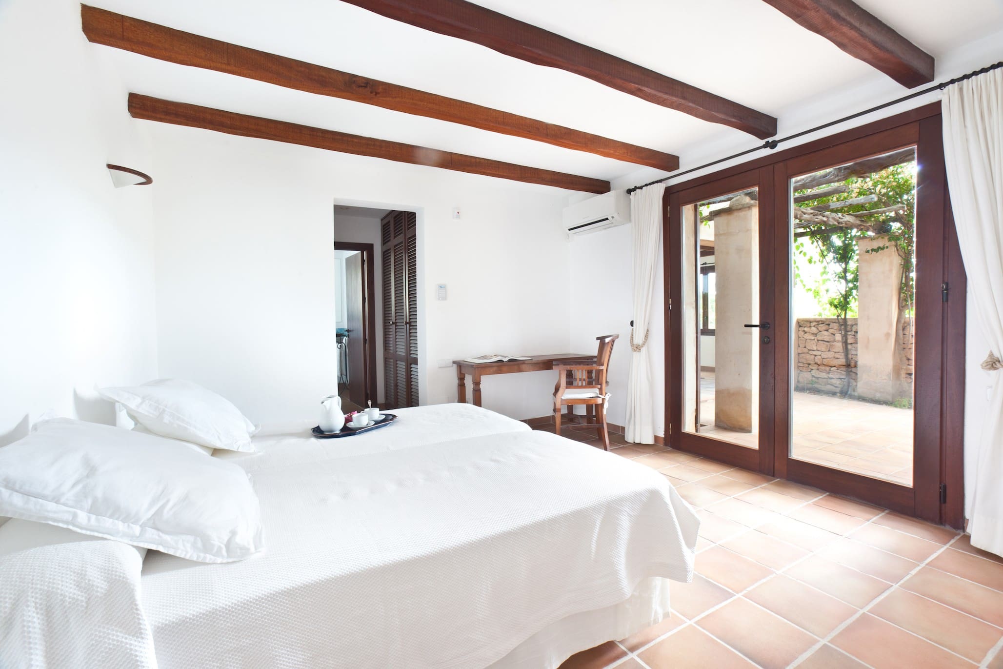 Casa Formentera Portmany: 6-Bedroom Luxury Apartment with Seaview and Pool, Ibiza