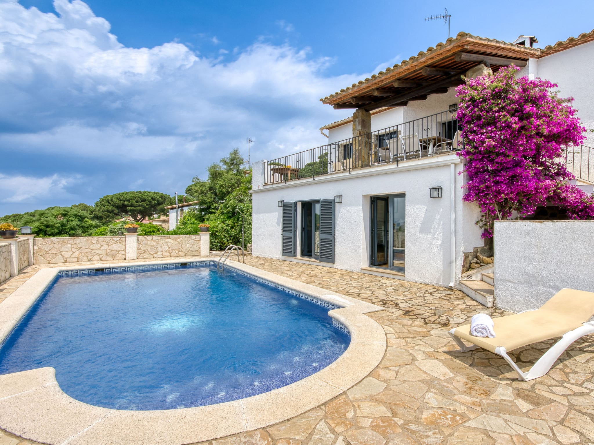 Casa Fornells Begur: Spacious 4-Bedroom Family Villa with Private Pool and Countryside Views near Costa Brava Beaches