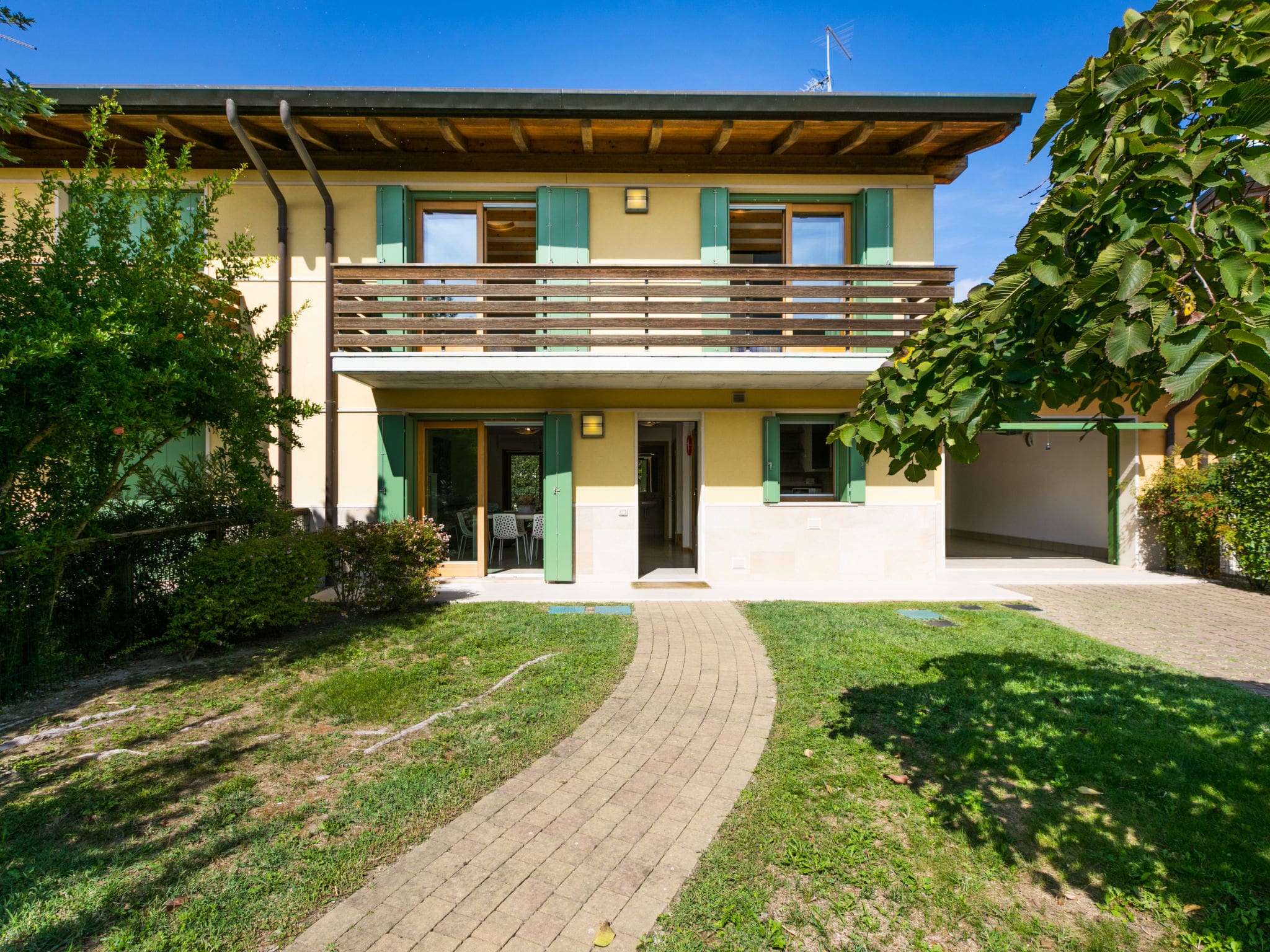 Casa Friuli Riviera: Luxury Family Villa with Golf Course Access and Eco Resort Facilities in Northern Italy