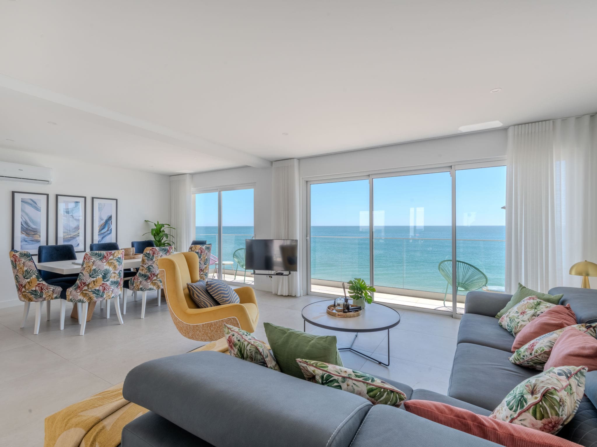 Casa Gale Albufeira: Spectacular 5-Bedroom Beachfront Townhouse with Sea Views and Hot Tub Just Steps from the Beach