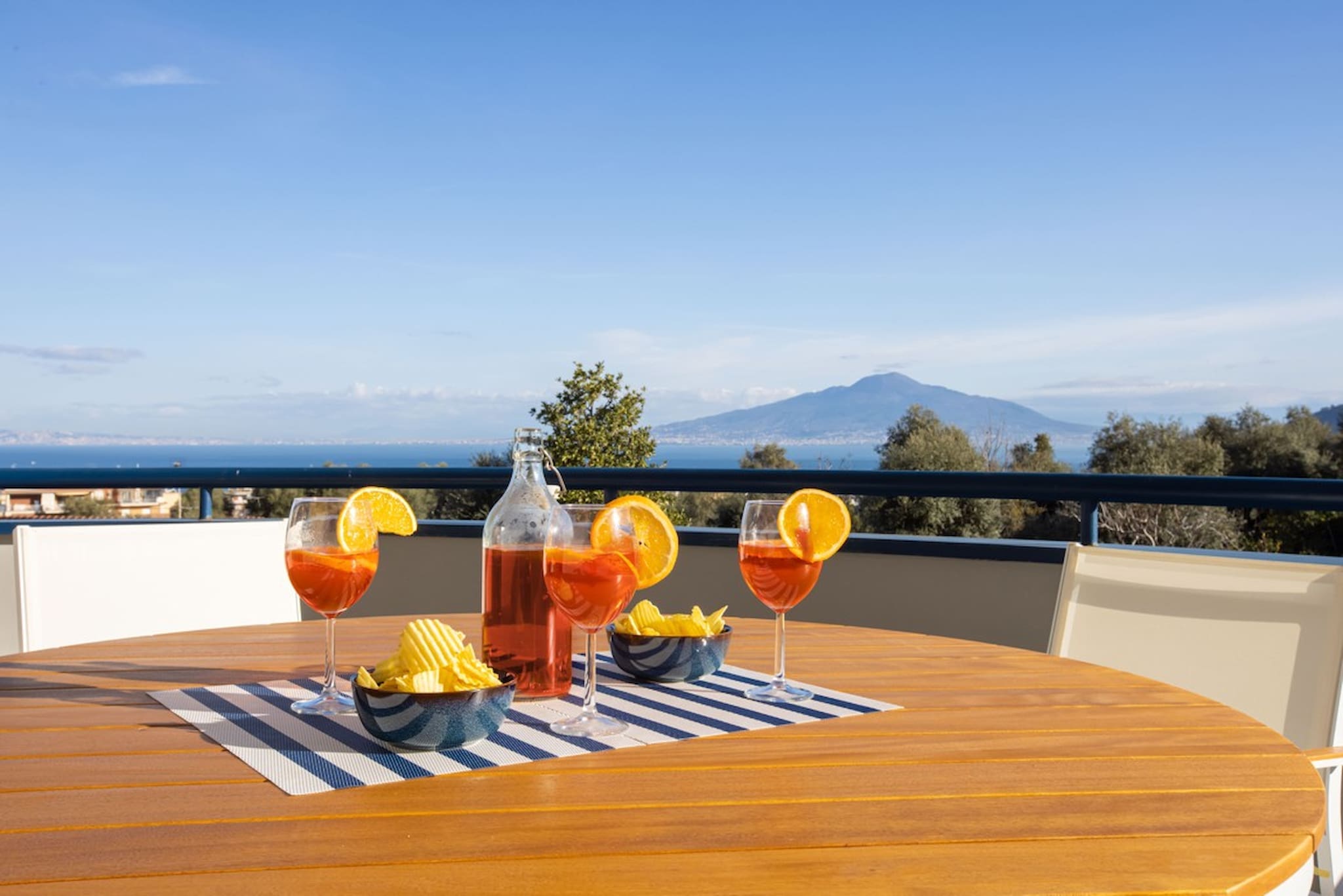 Casa Gale Sorrento: Chic 3-Bedroom Apartment with Sea Views, Sorrento