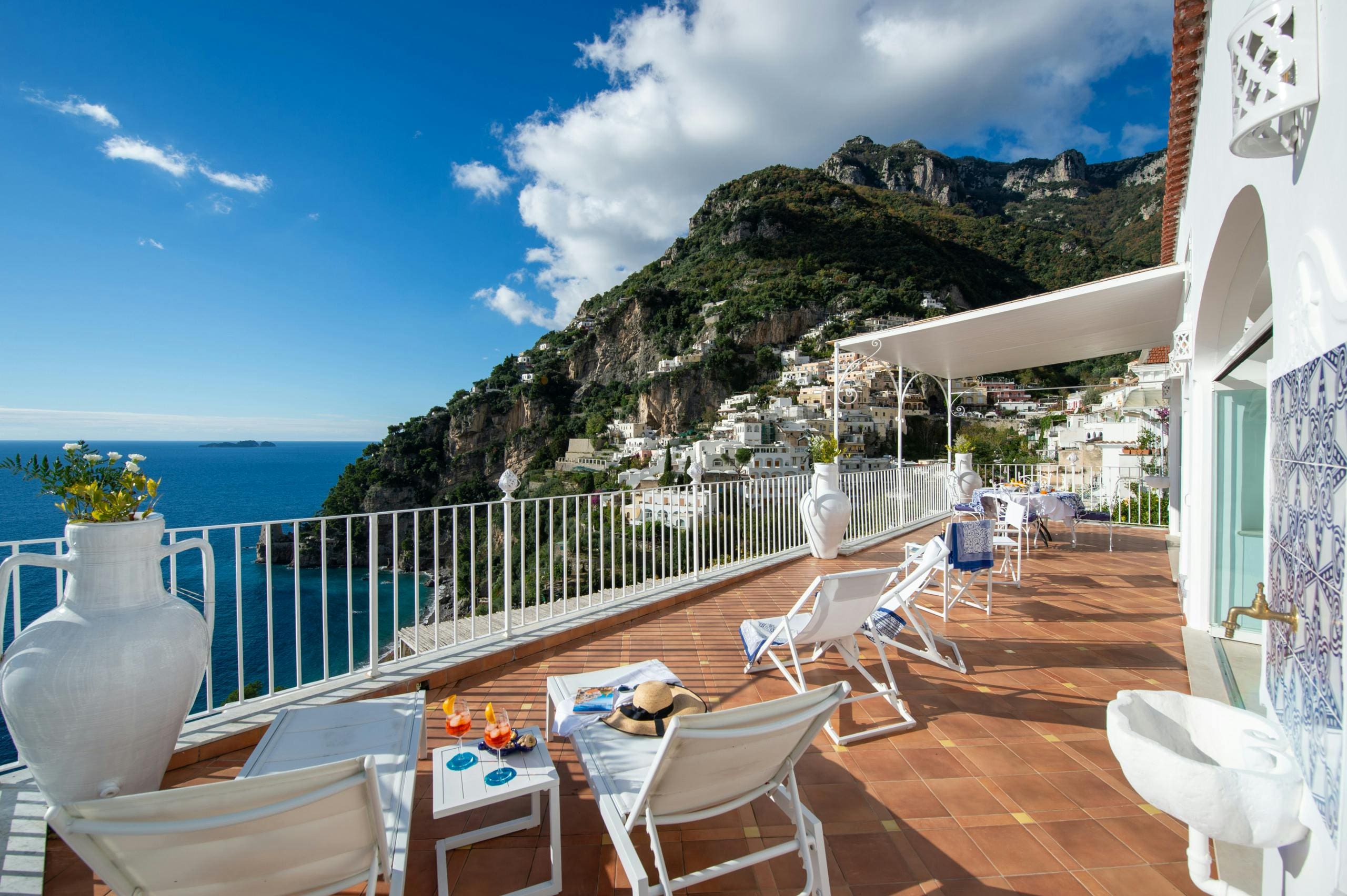 Casa Galli Positano: Elegant 3-Bedroom Apartment with Hot Tub and Sea Views, Positano