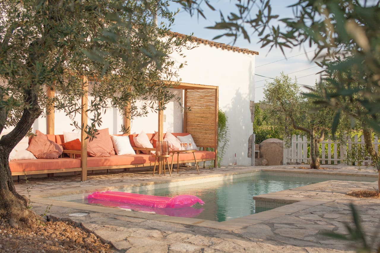 Casa Garbi Barcelona: 7-Bedroom Luxury Apartment with Swimming Pool, Barcelona