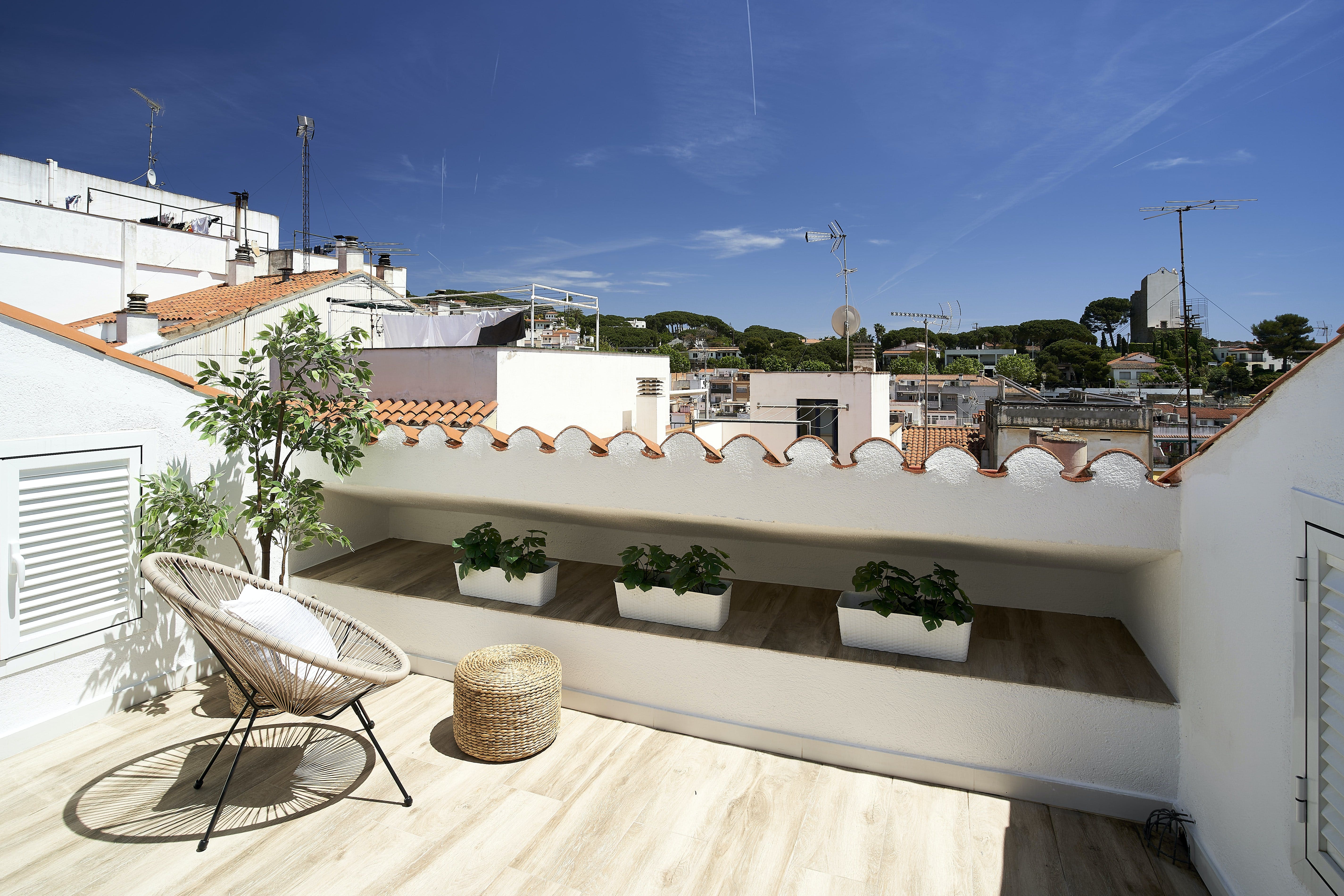 Casa Garbí Sant Pol: Luxury 6-Bedroom Villa with Seaview and Hot Tub, Barcelona