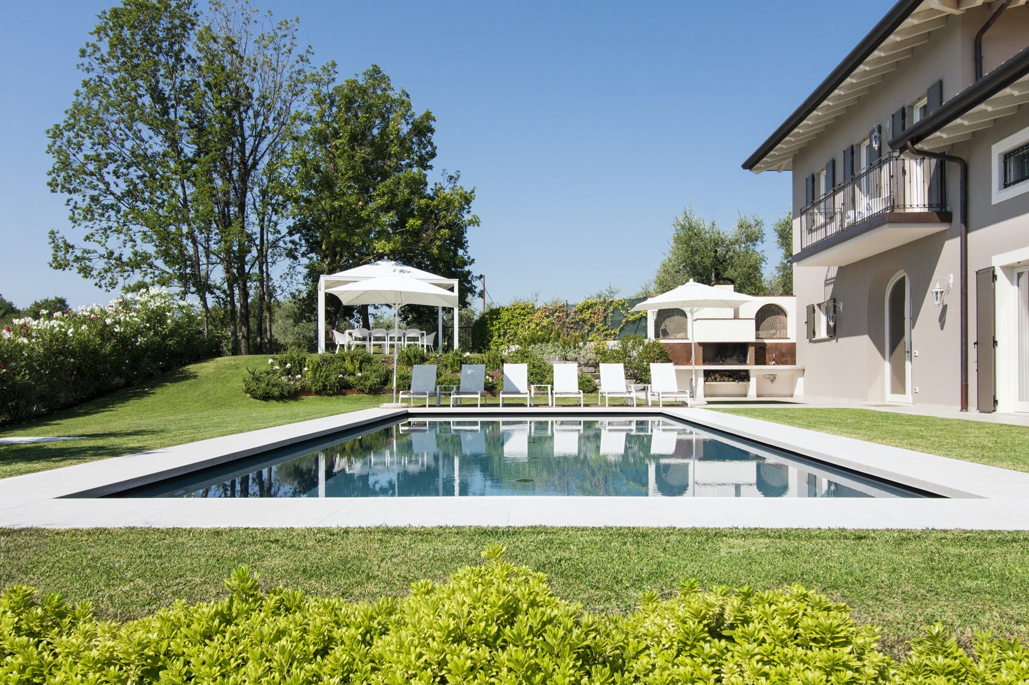 Casa Garda Brescia: Spacious 3-Bedroom Apartment with Sauna and Pool, Verona