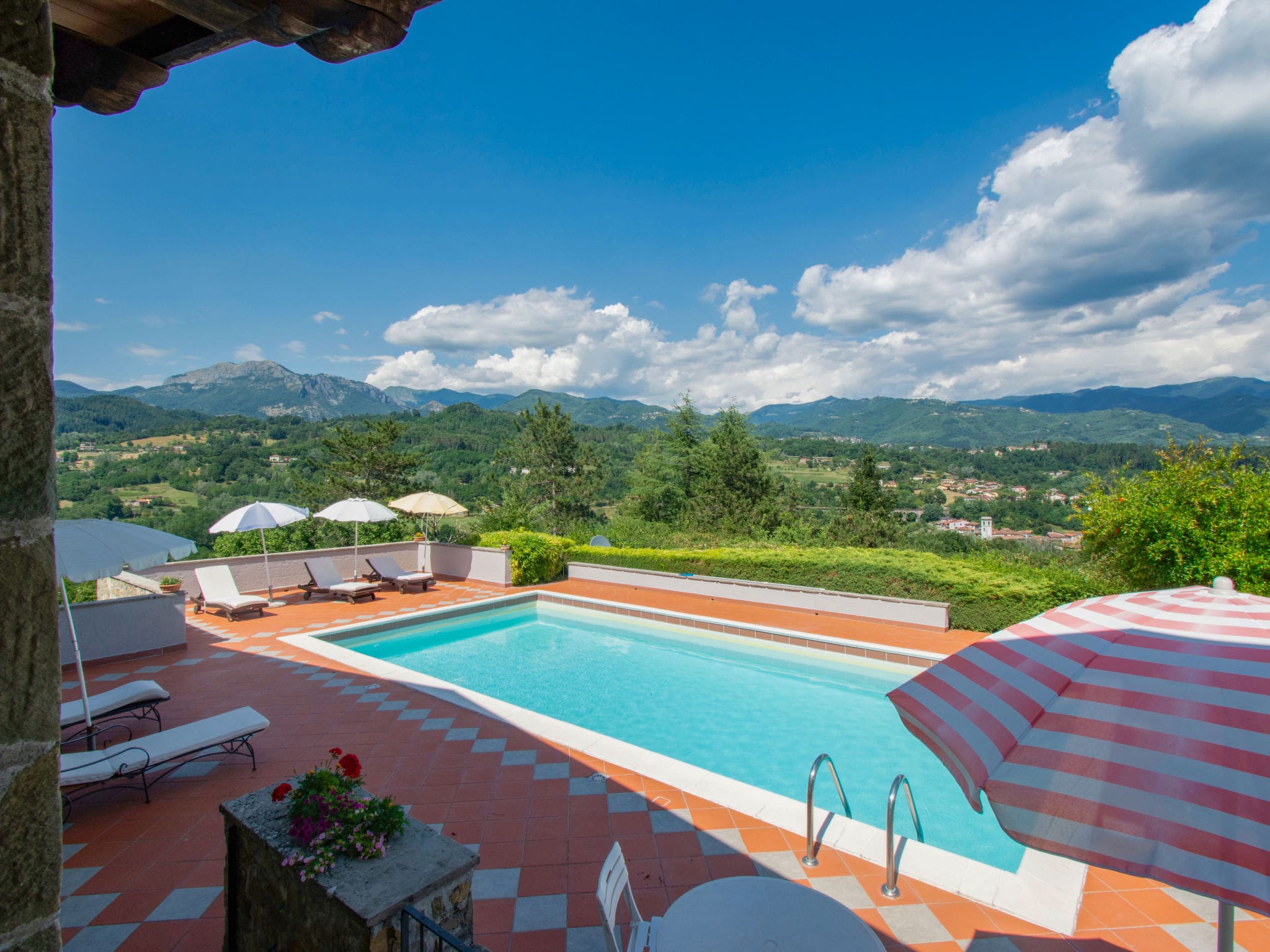 Casa Garfagnana Castelnuovo: Stunning 6-Bedroom Tuscan Villa with Private Pool in the Heart of Garfagnana Mountains