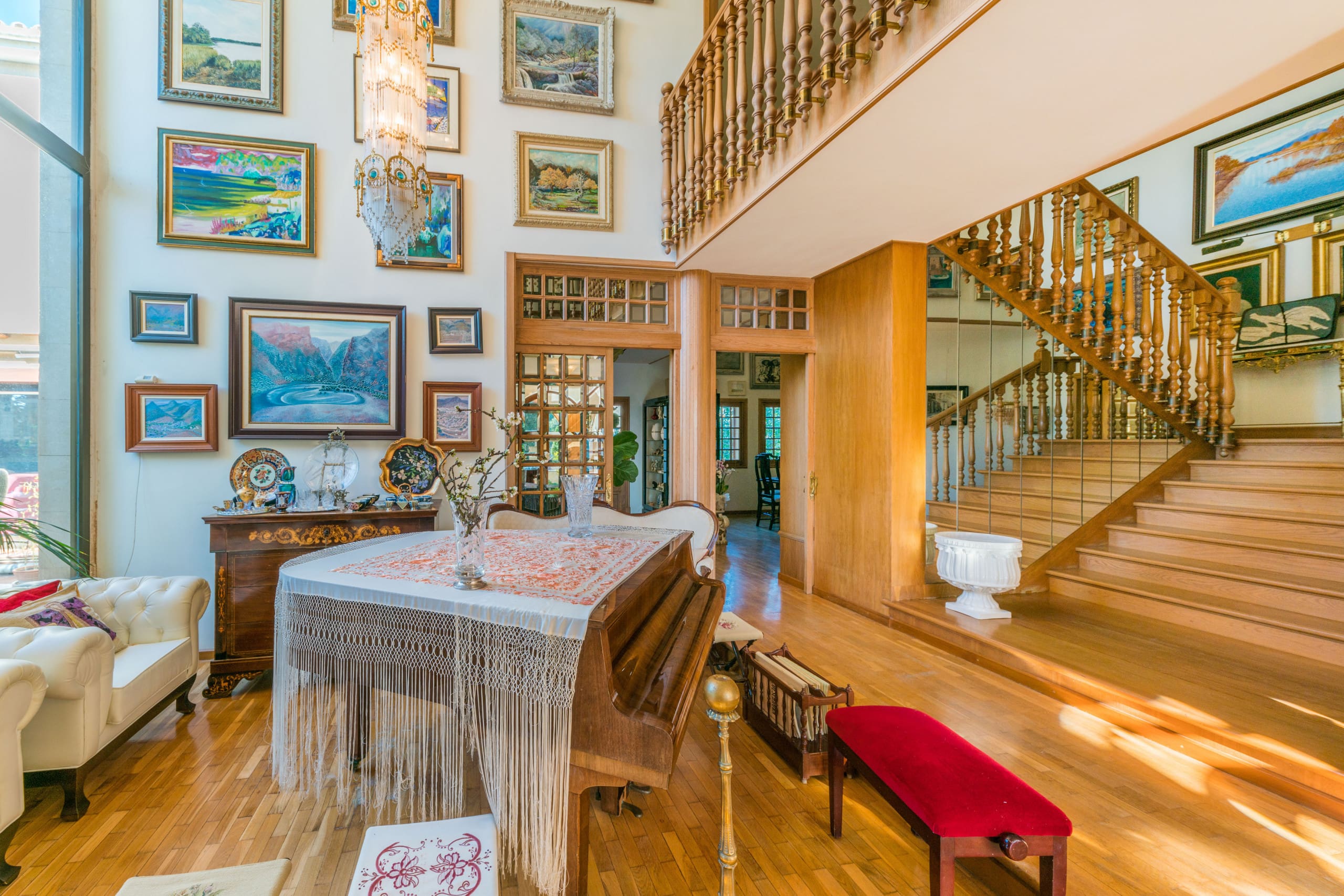 Casa Garriga Inca: Spacious 5-Bedroom Luxury Apartment with Private Pool, Inca, Mallorca