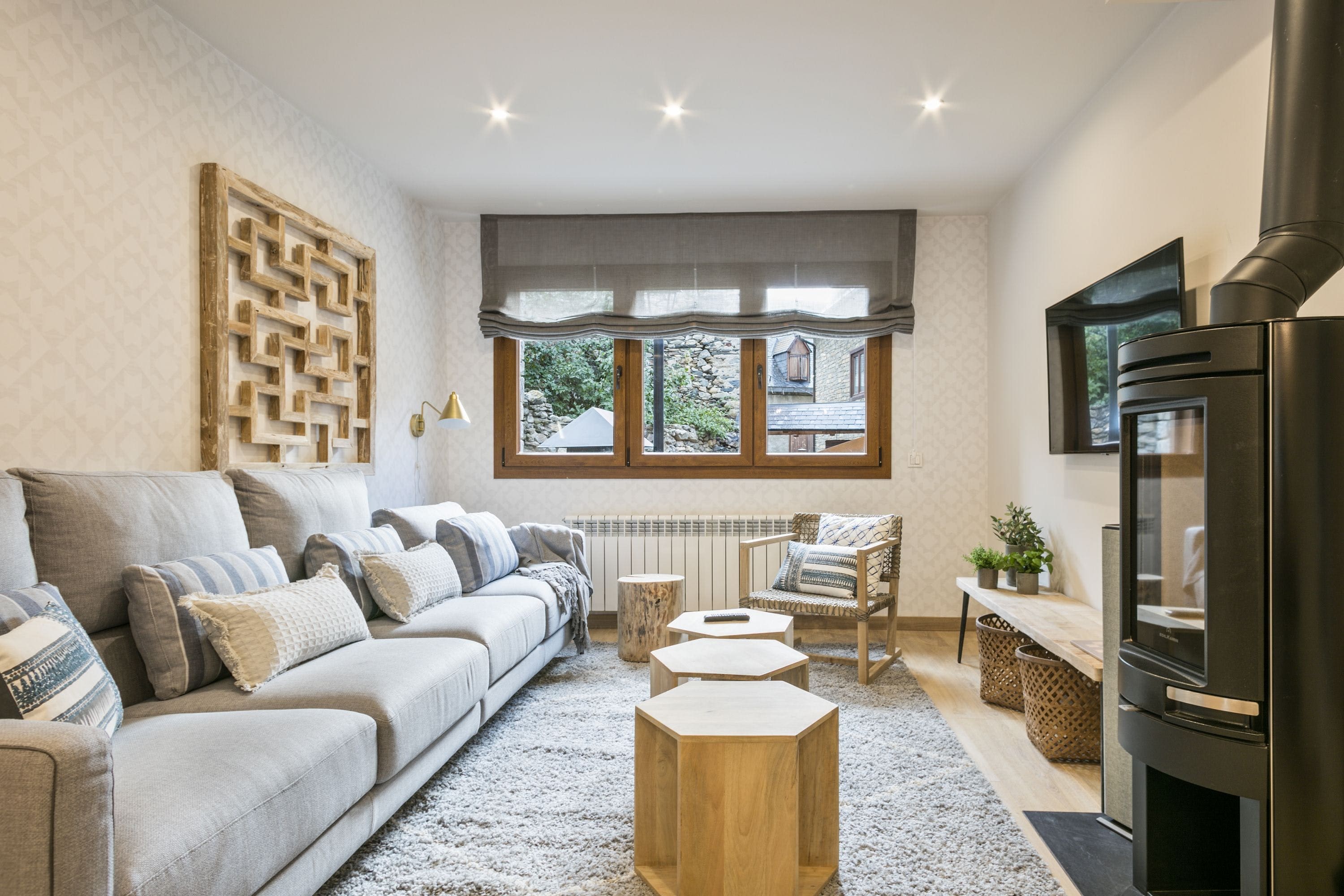 Casa Gessa Val: Luxury 2-Bedroom Ski Chalet Apartment in Val d’Aran