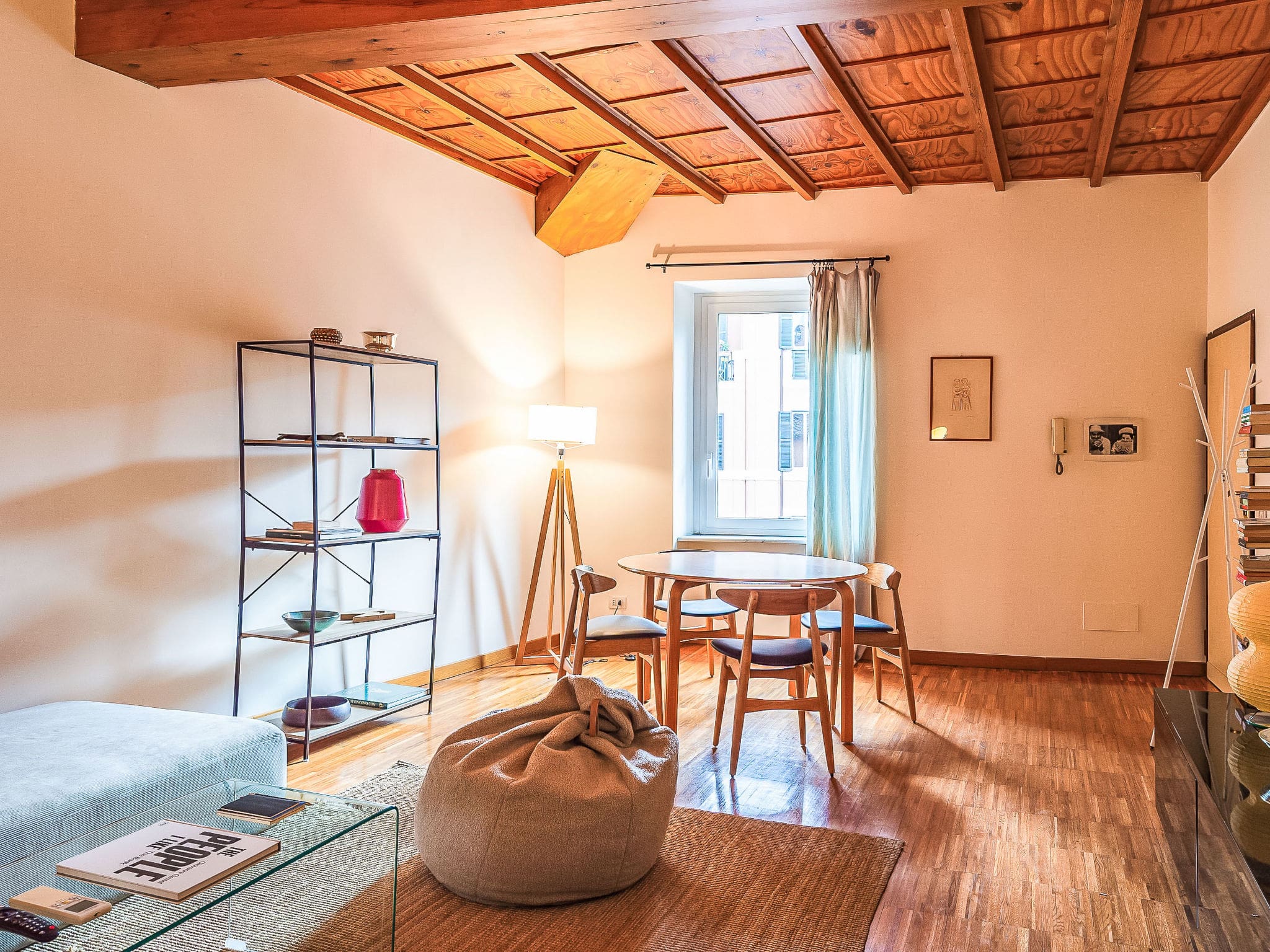 Casa Gianicolo Trastevere Roma: Trastevere: Stylish 2-Bedroom Historical Apartment Near Campo de Fiori and Vatican City Rome