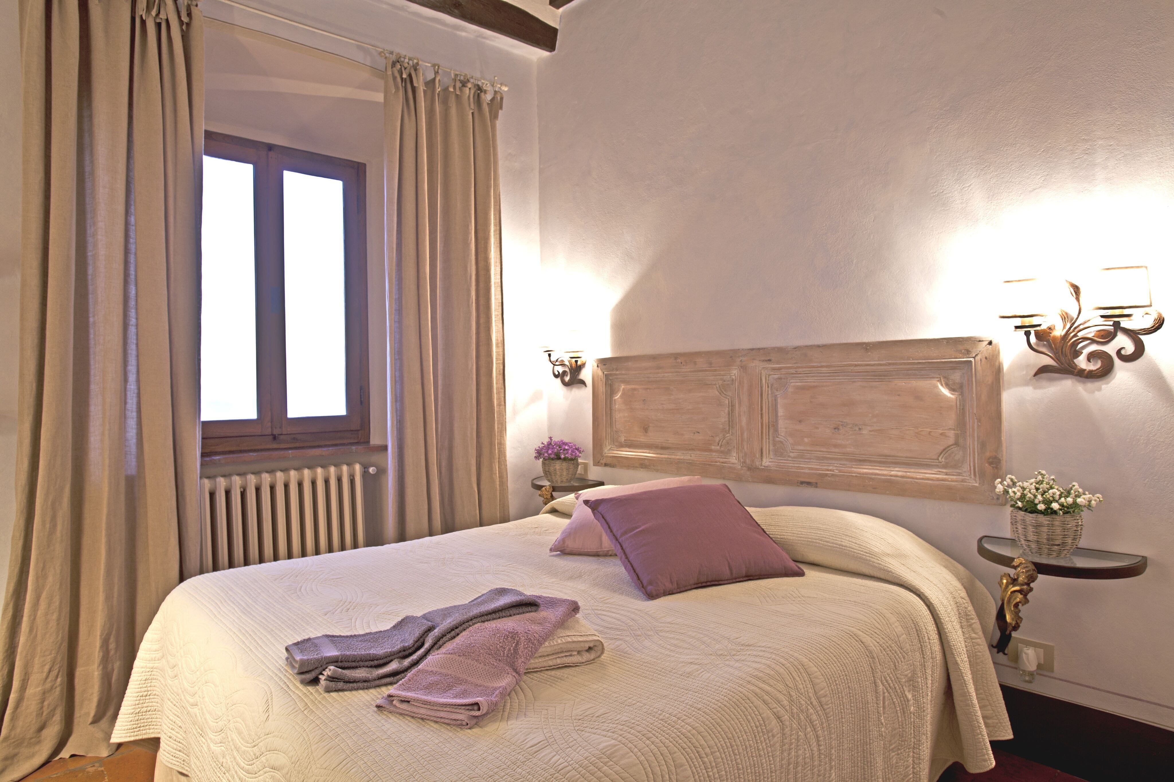 Casa Ginepro Cortona: Charming 3-Bedroom Apartment with Private Pool, Cortona