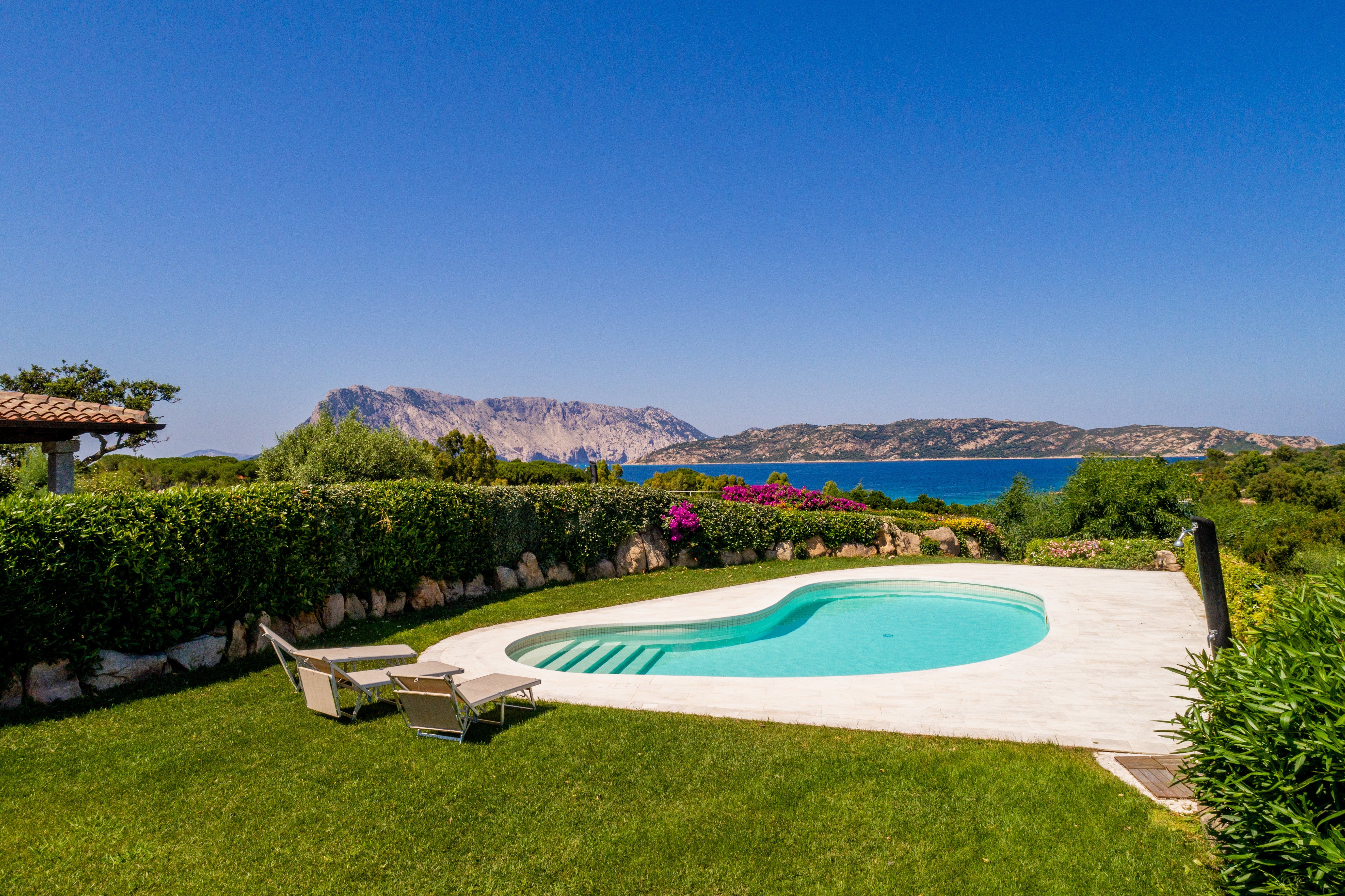 Casa Ginepro San Teodoro: Spacious 3-Bedroom Apartment with Seaview and Pool, Sardinia