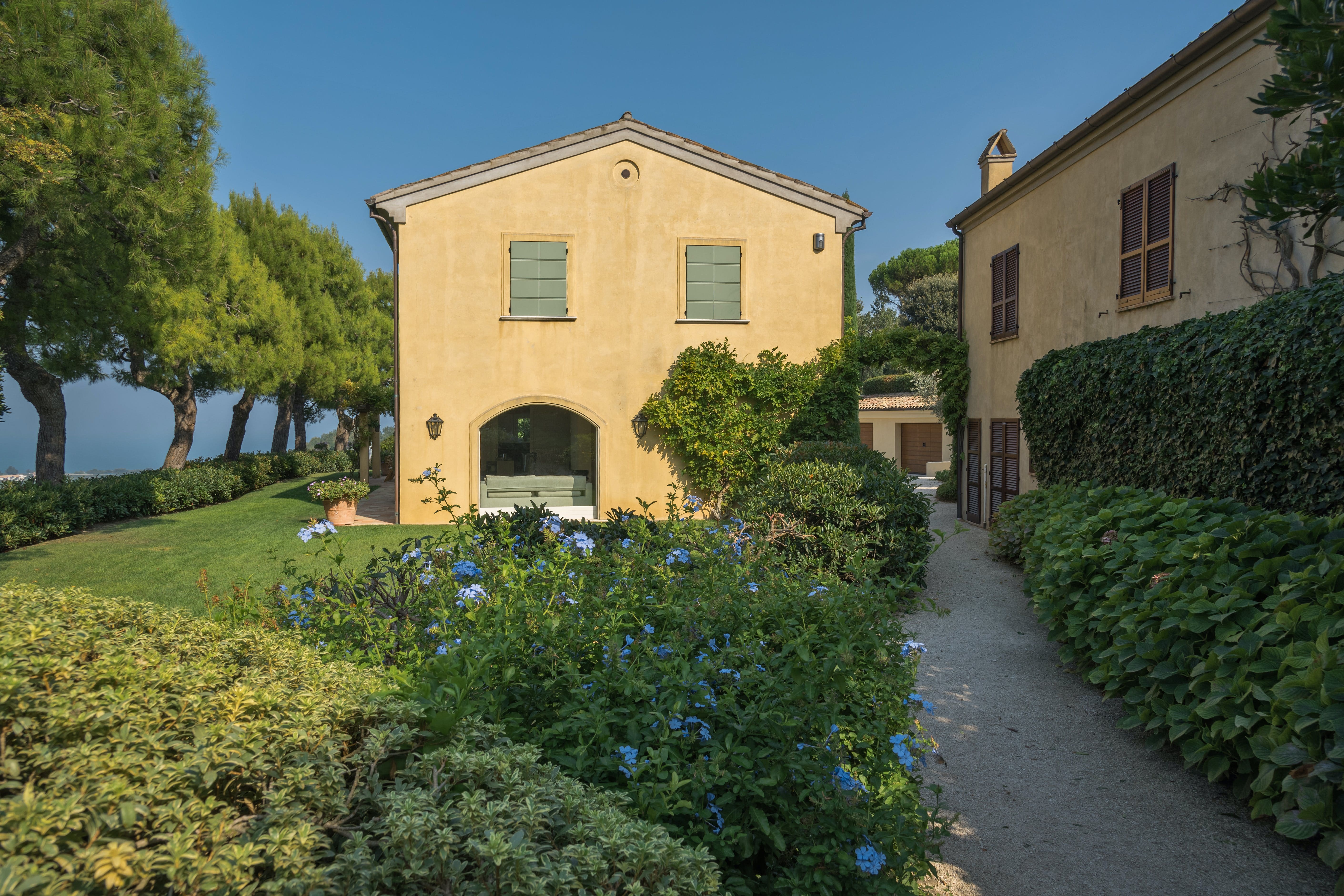 Casa Ginestra Marche: Luxury 4-Bedroom Apartment with Seaview and Pool, Marche