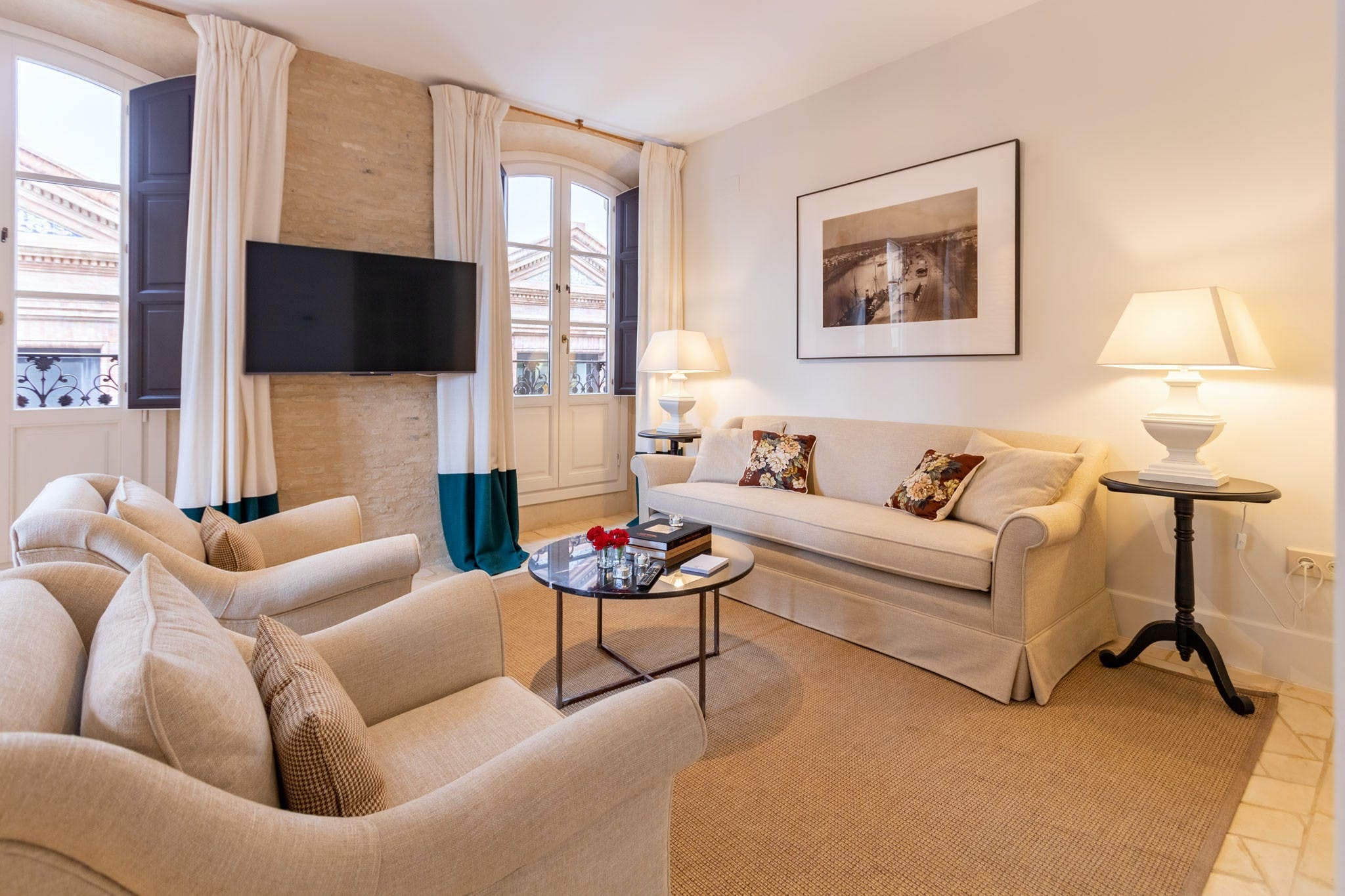 Casa Giralda SantaCruz: Luxury 2-Bedroom Apartment with Private Pool, Santa Cruz, Sevilla