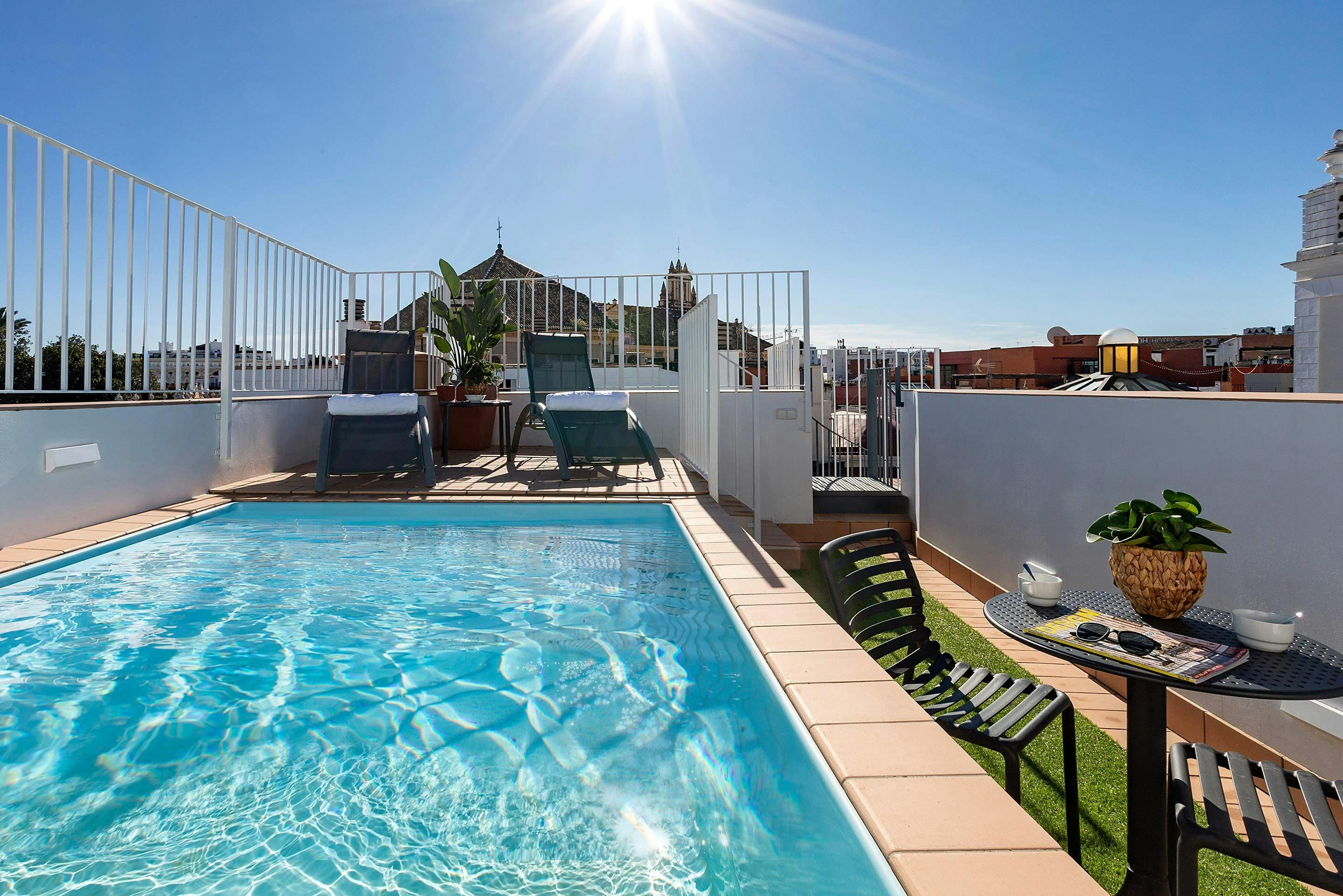 Casa Giralda Sevilla Seville: Charming 2-Bedroom Apartment with Private Pool in Historic Sevilla