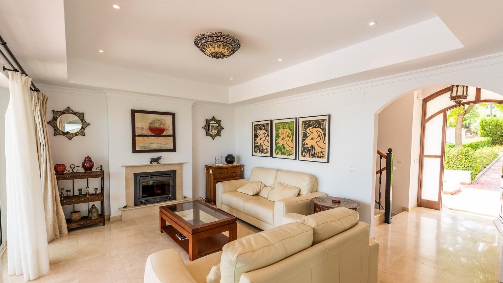 Casa Guadalcacín Arcos: Luxury 4-Bedroom Apartment with Pool and Golf Views, Andalusia