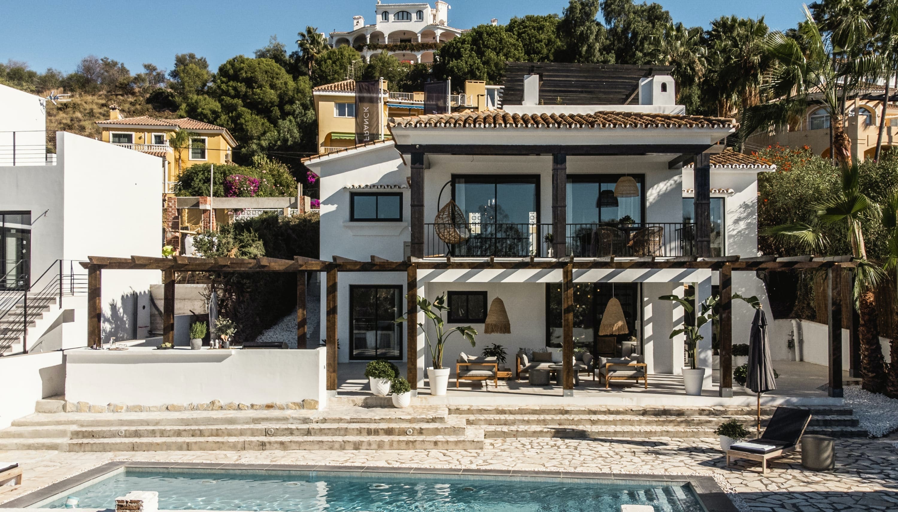 Casa Jara San Pedro: Luxury 4-Bedroom Apartment with Pool and Seaview, San Pedro