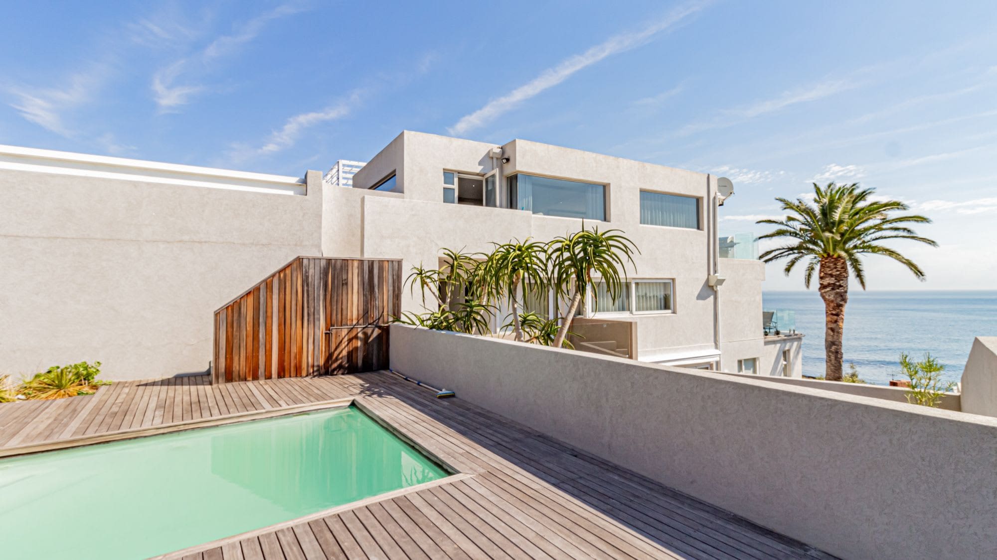 Casa Kloof Camps Bay: Stylish 3-Bedroom Apartment with Seaview and Pool, Camps Bay
