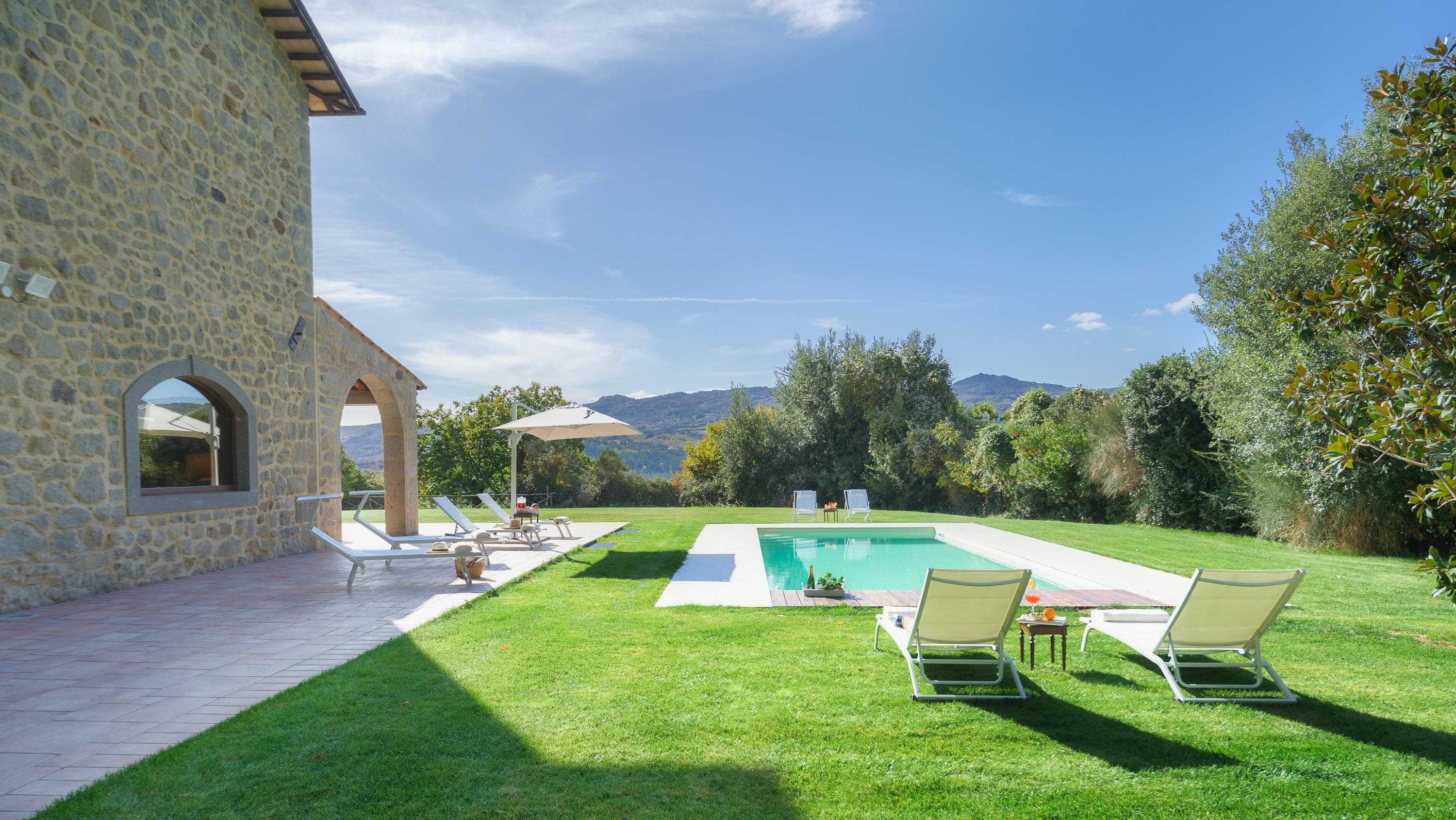 Casa Labbro Tuscany: Elegant 4-Bedroom Apartment with Pool and Sauna, Tuscany South