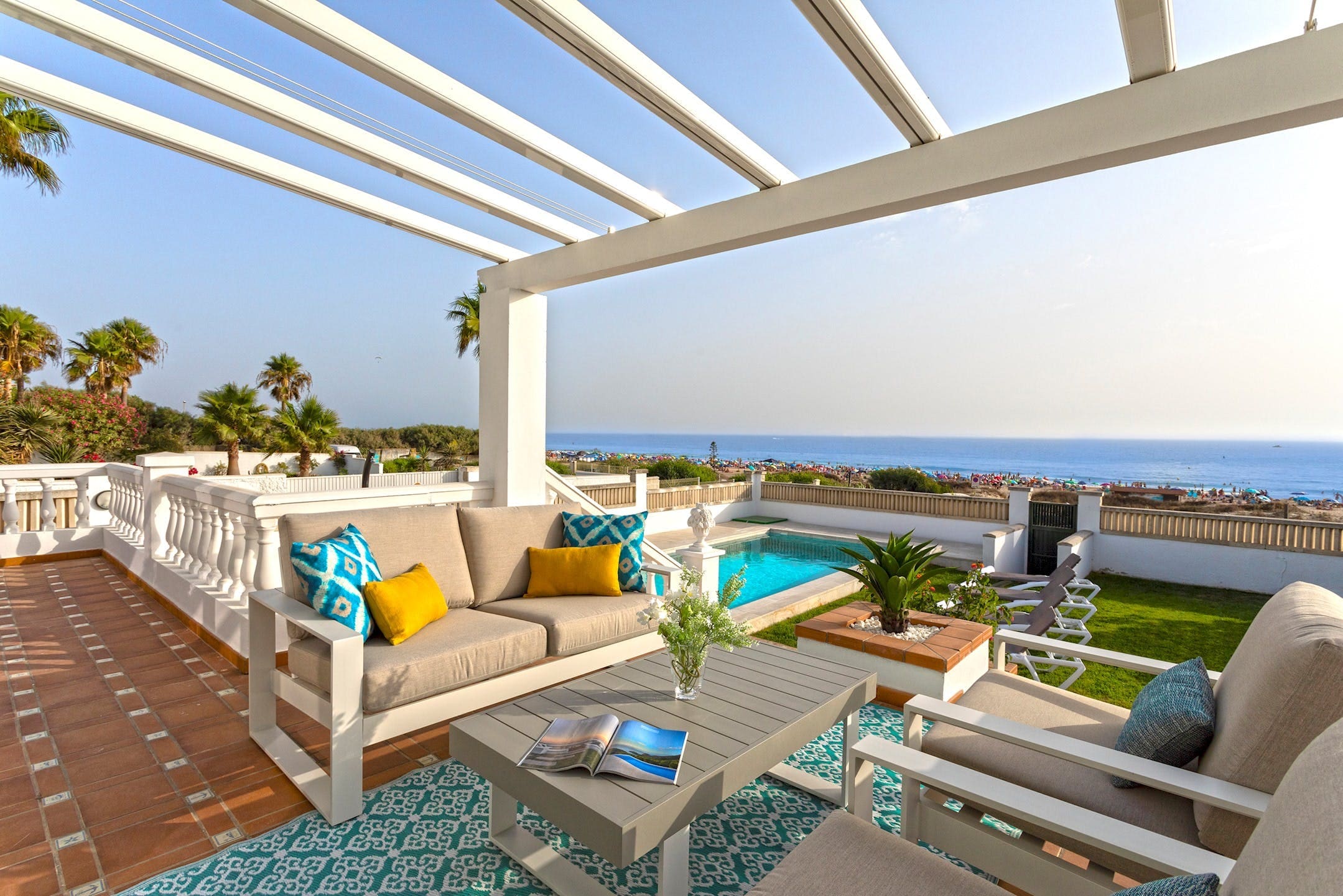 Casa Levante Cádiz: Luxury 6-Bedroom Apartment with Beachfront Views and Pool, Cádiz